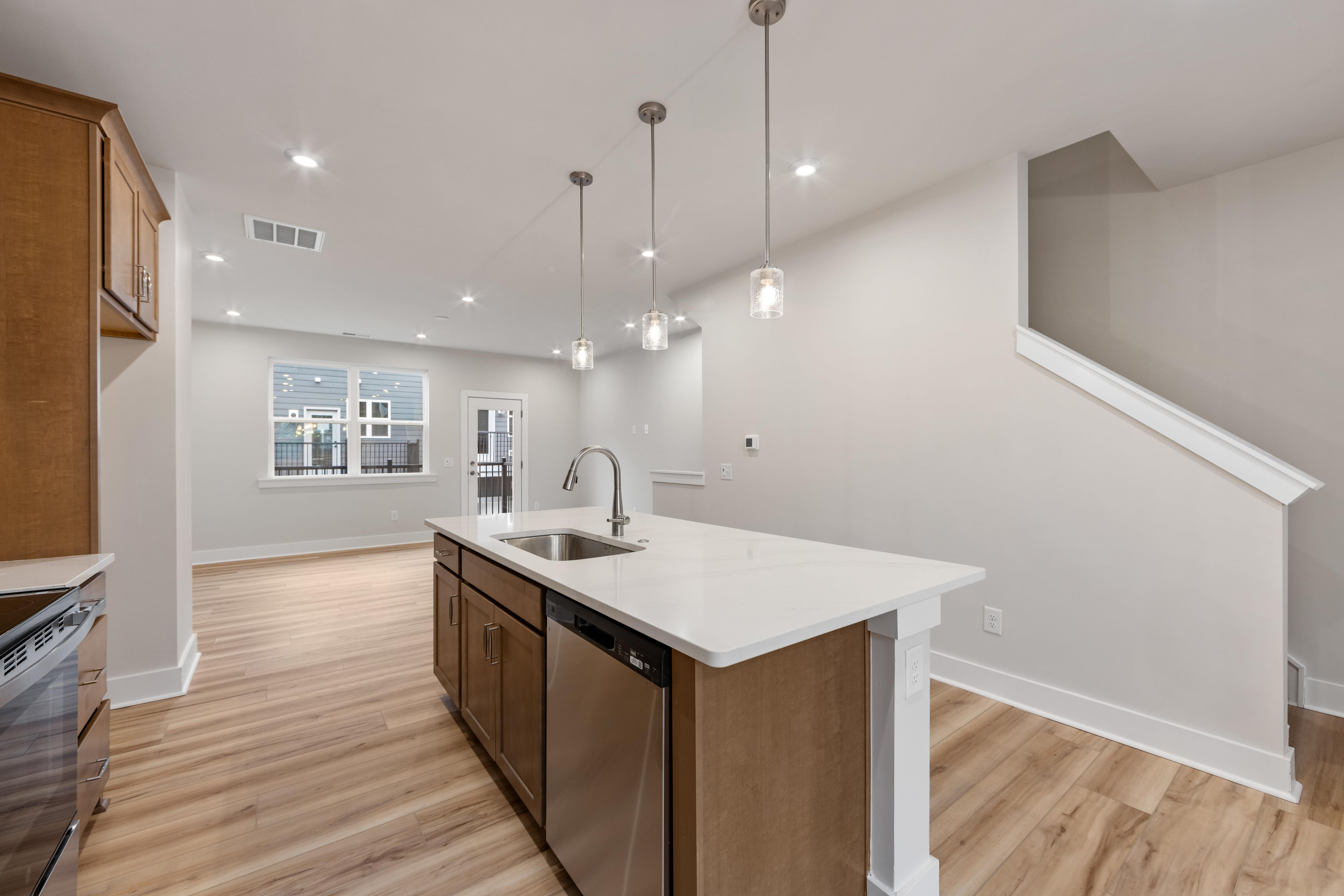 6008 Pivot Ct