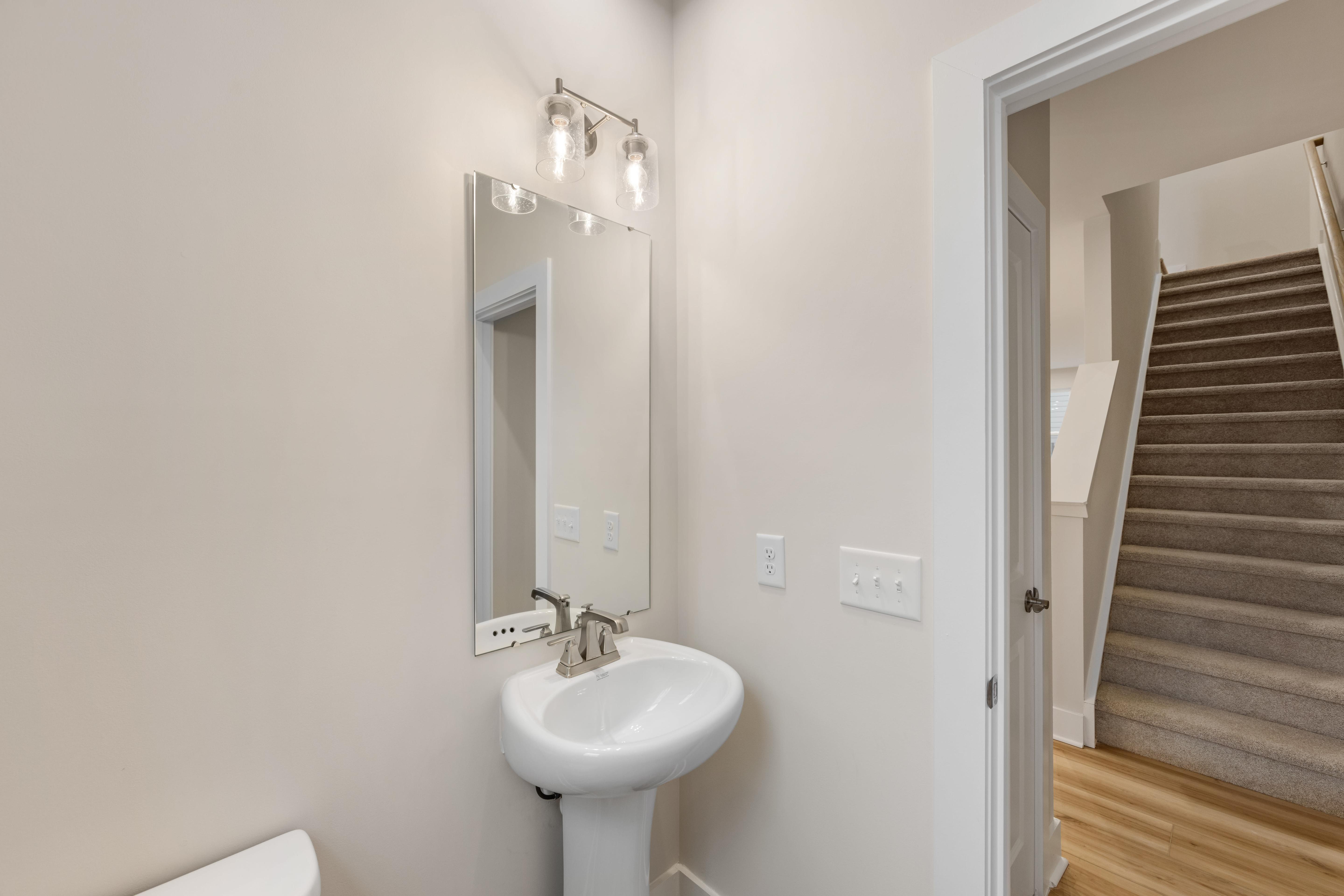 6008 Pivot Ct