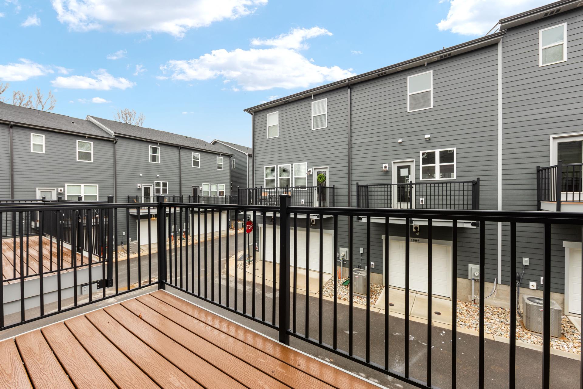 6008 Pivot Ct