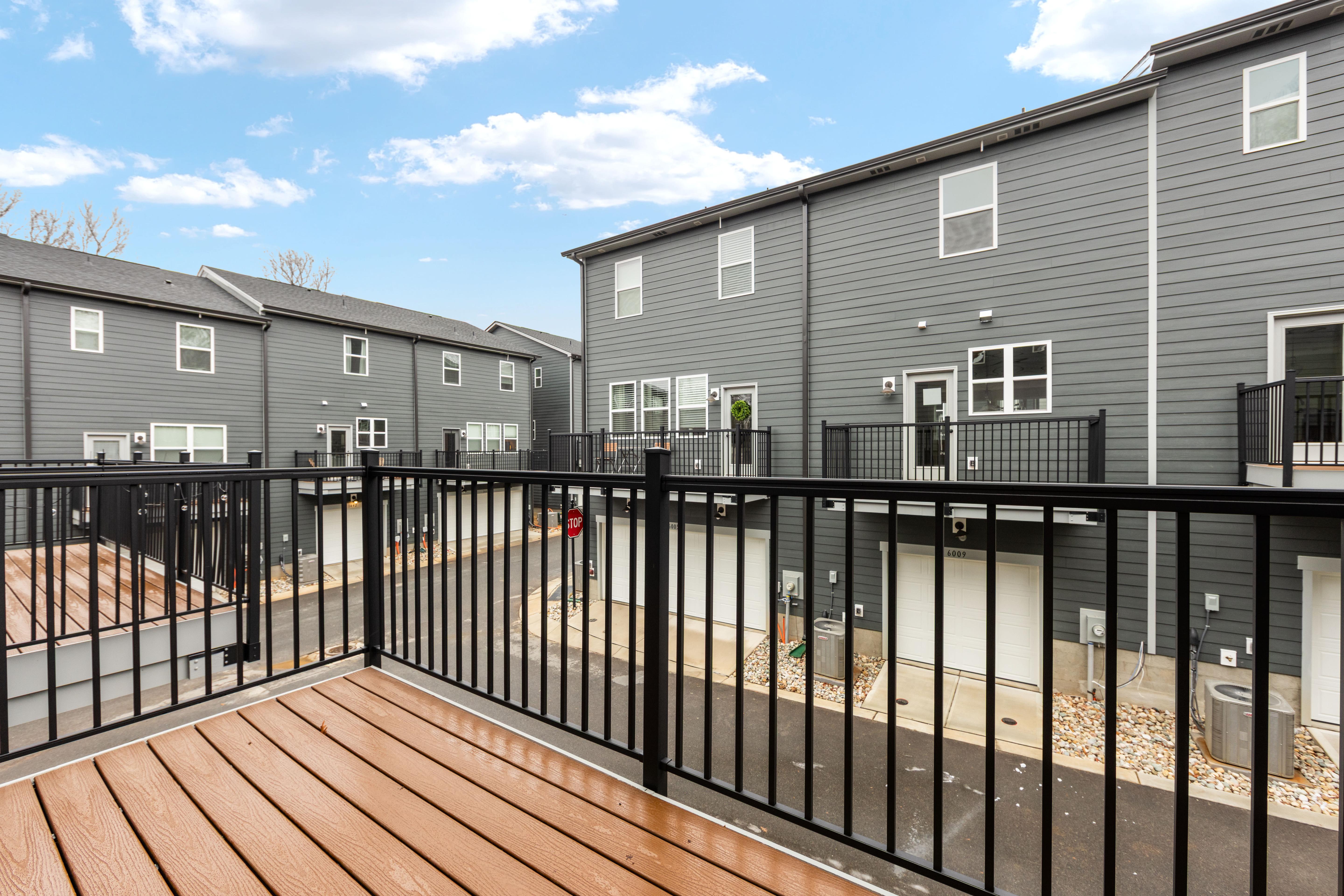 6008 Pivot Ct