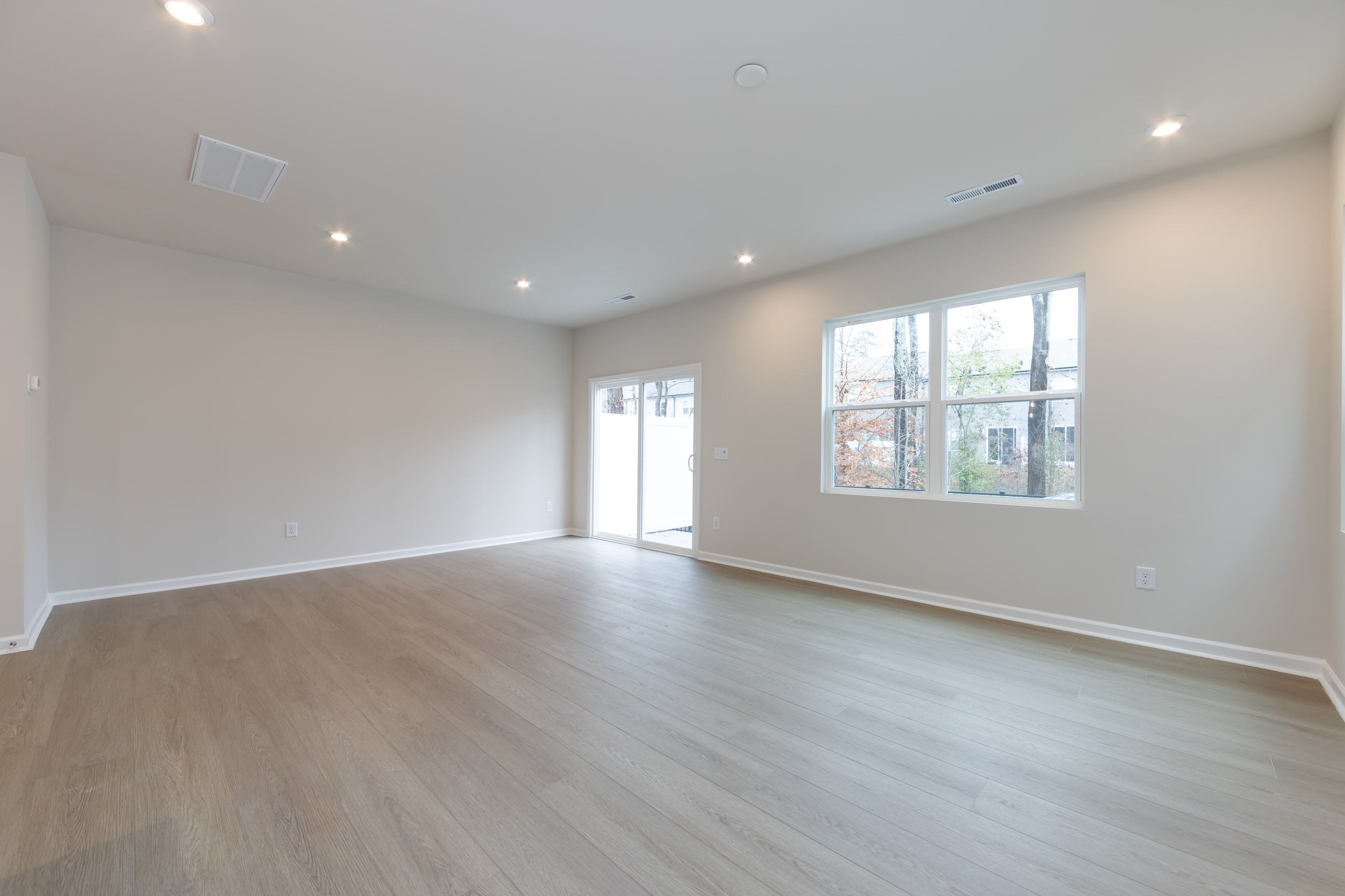 6017 Longar Lane