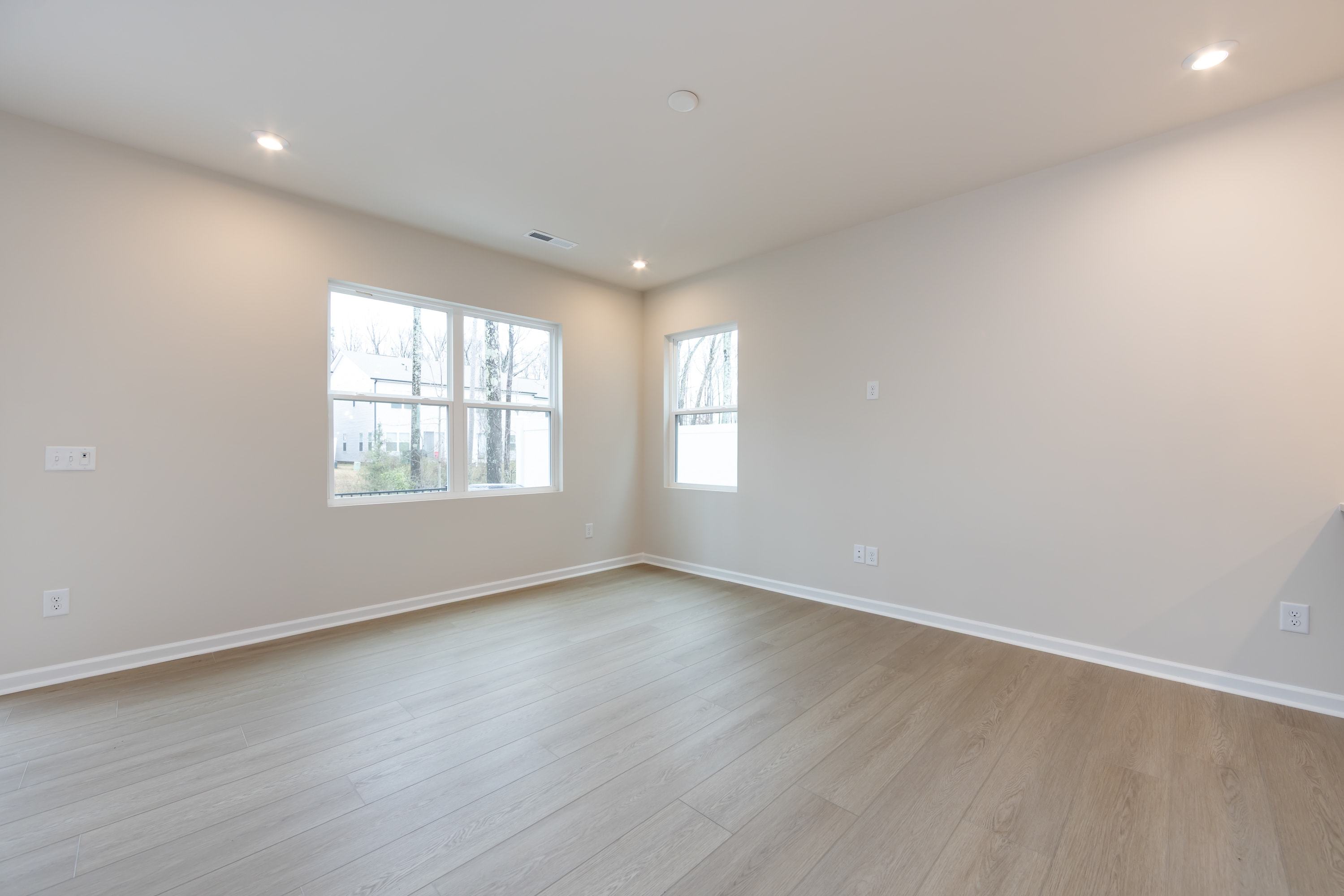 6017 Longar Lane