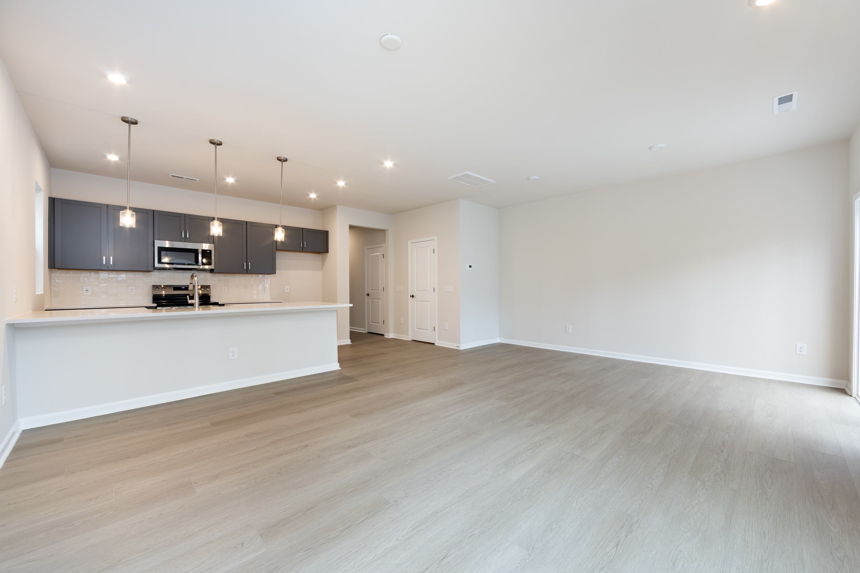 6017 Longar Lane