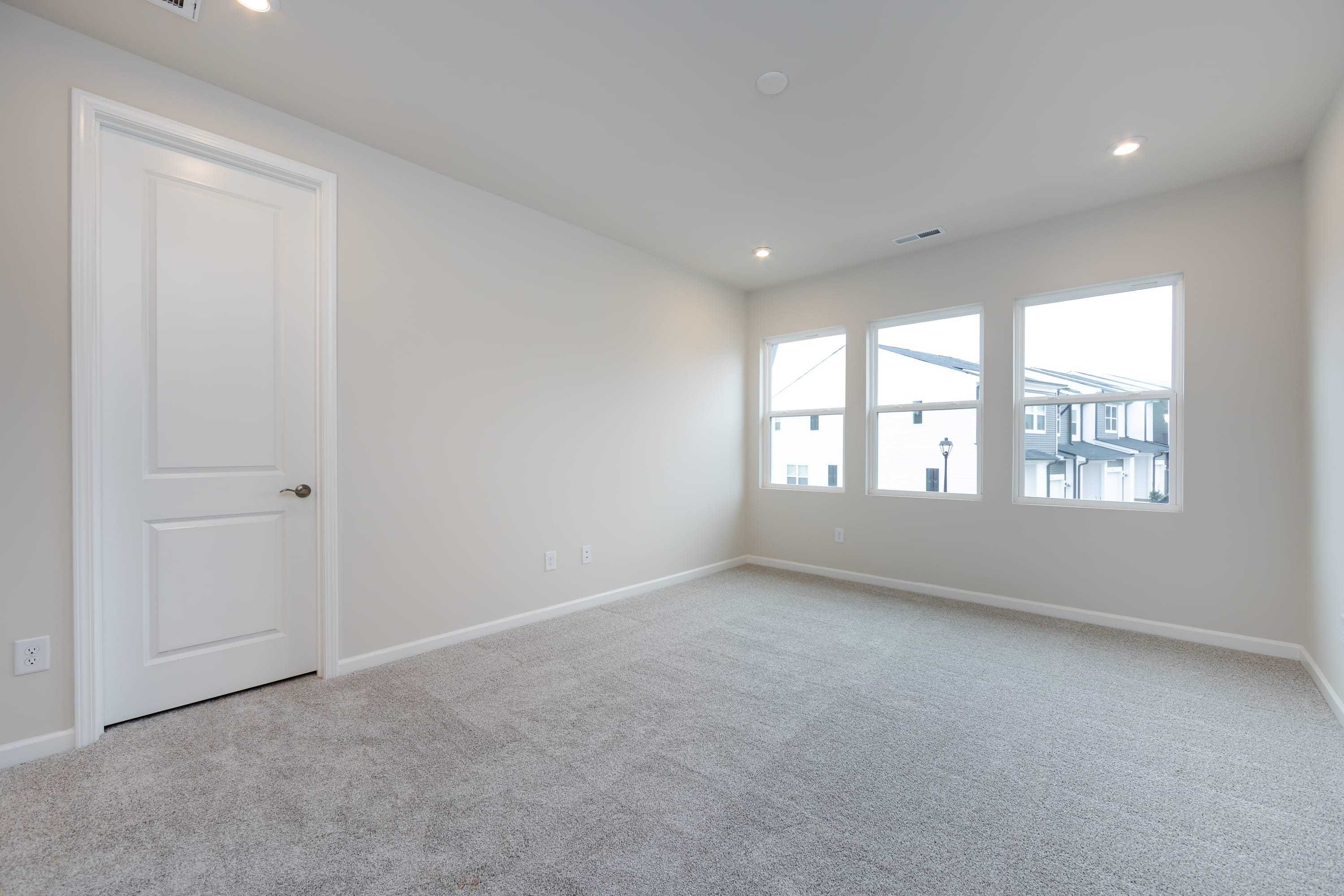 6017 Longar Lane