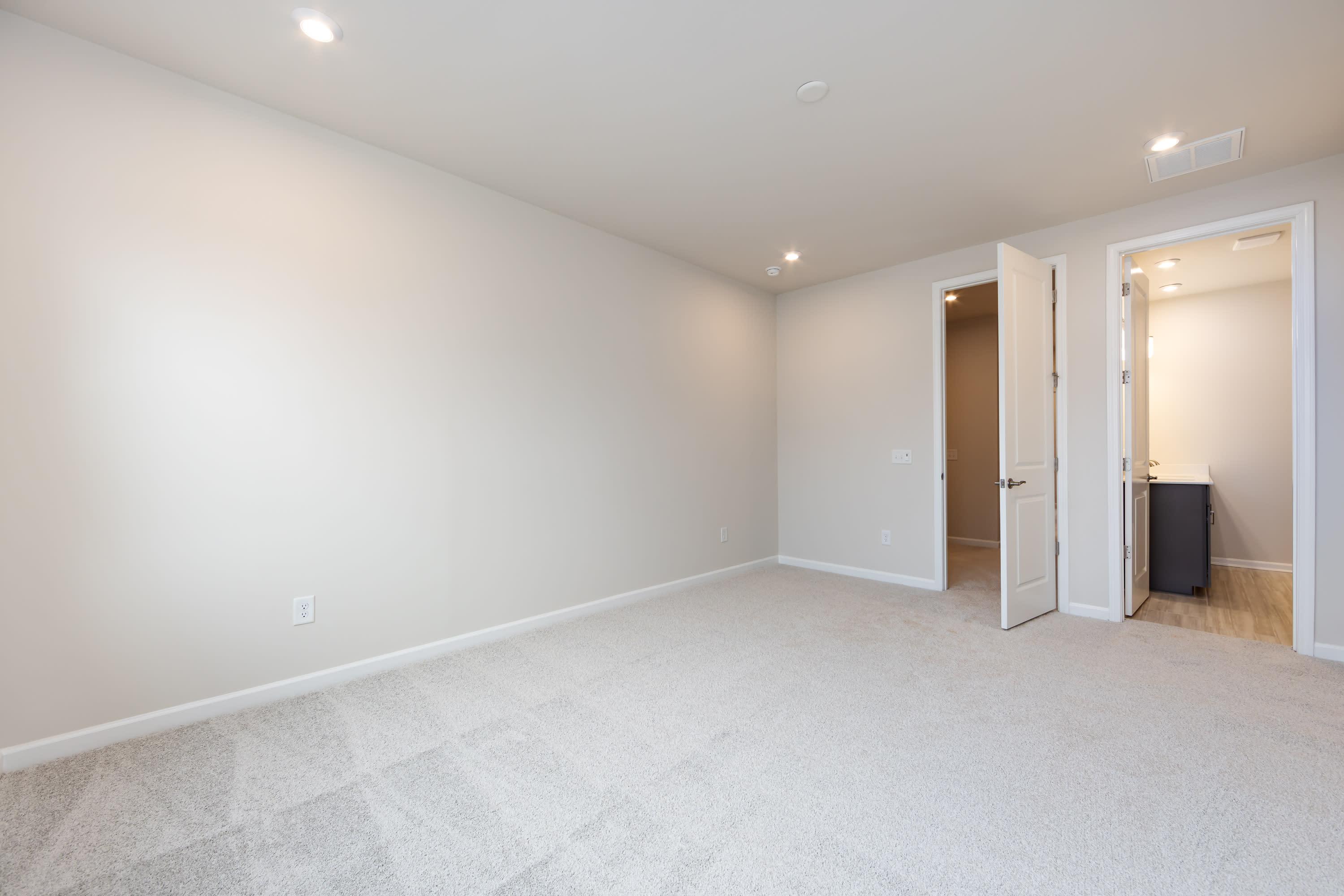 6017 Longar Lane
