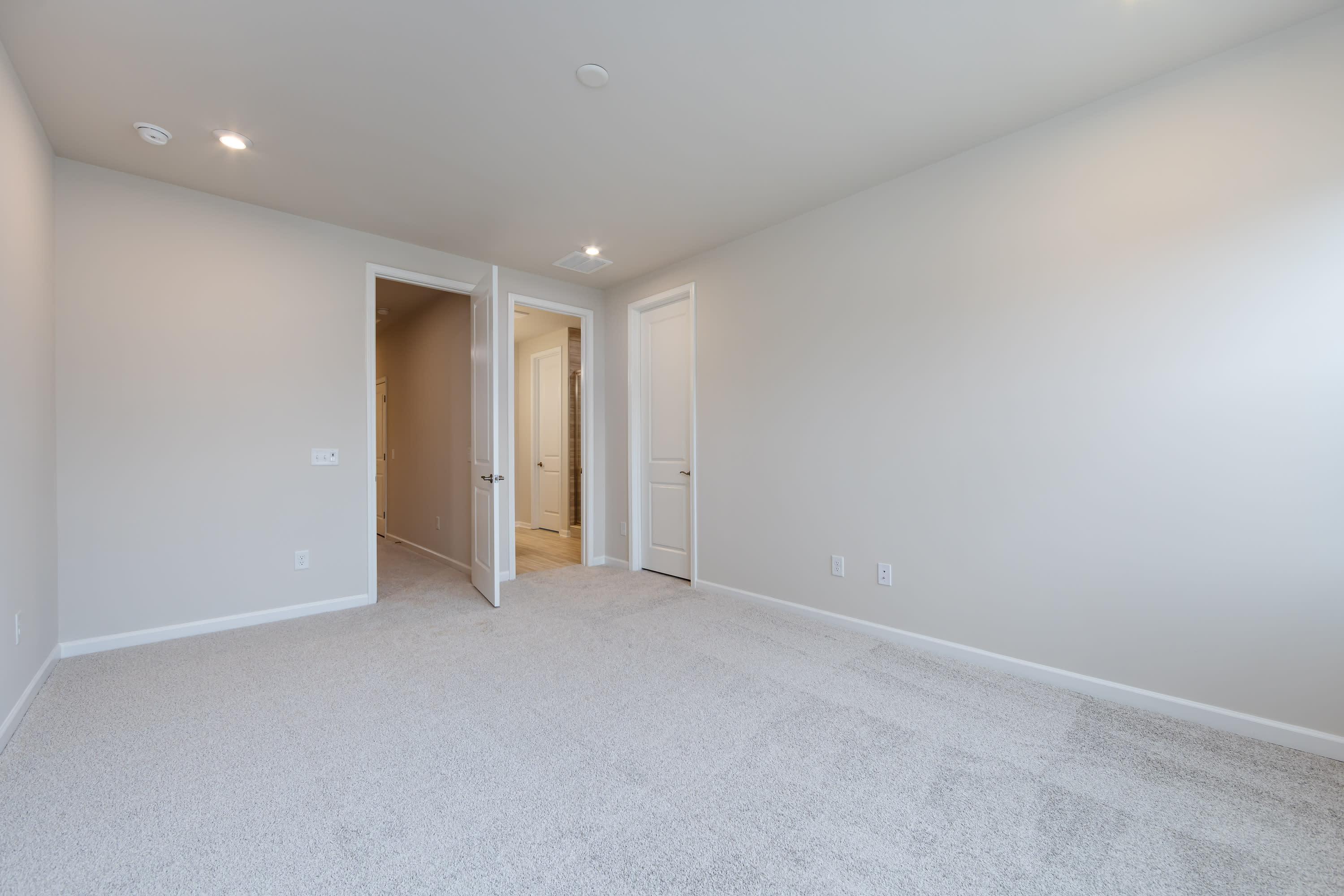 6017 Longar Lane