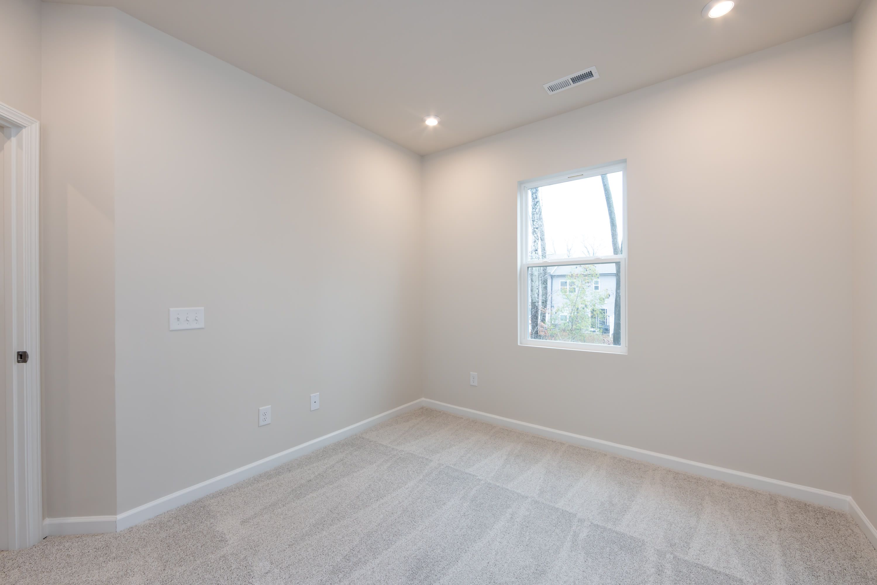 6017 Longar Lane