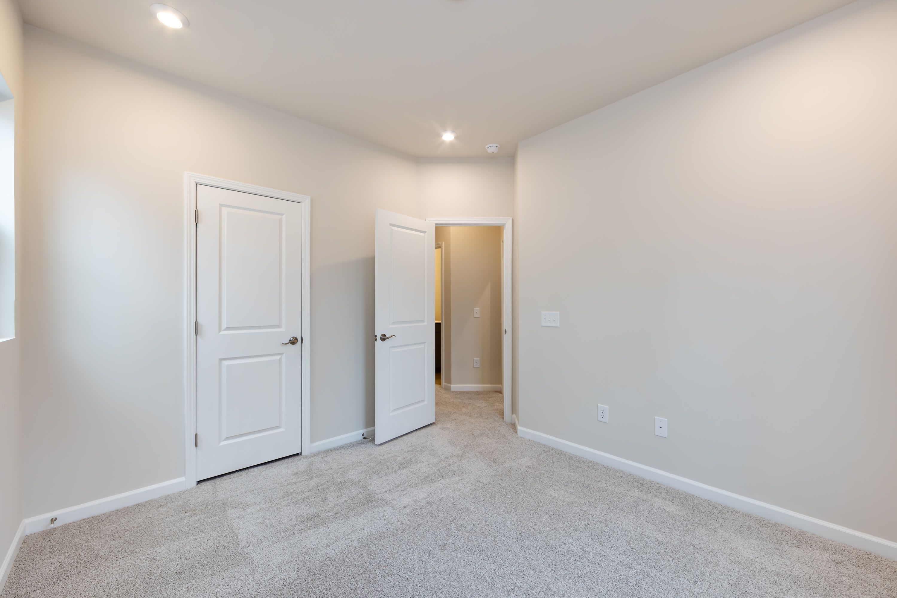 6017 Longar Lane