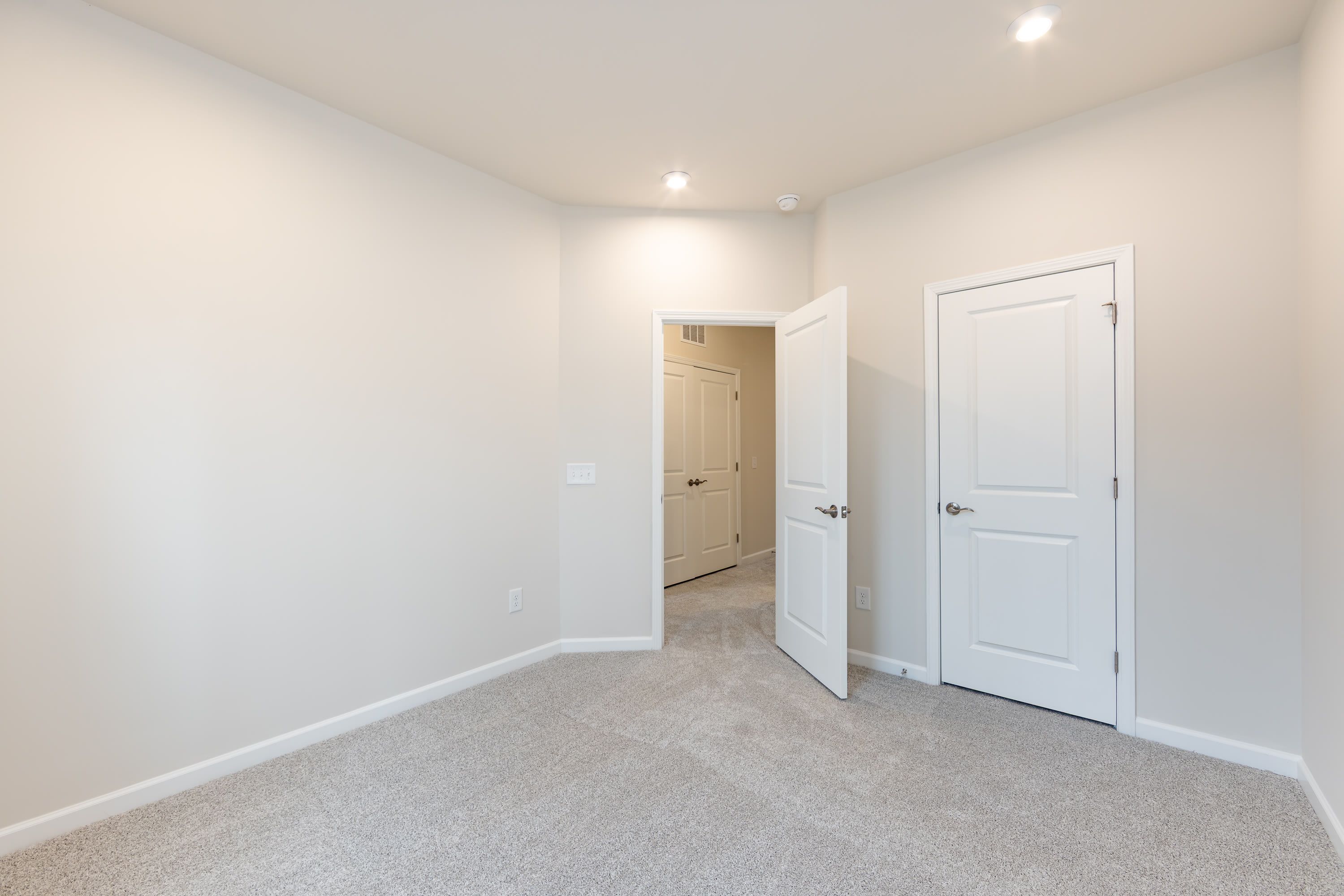 6017 Longar Lane