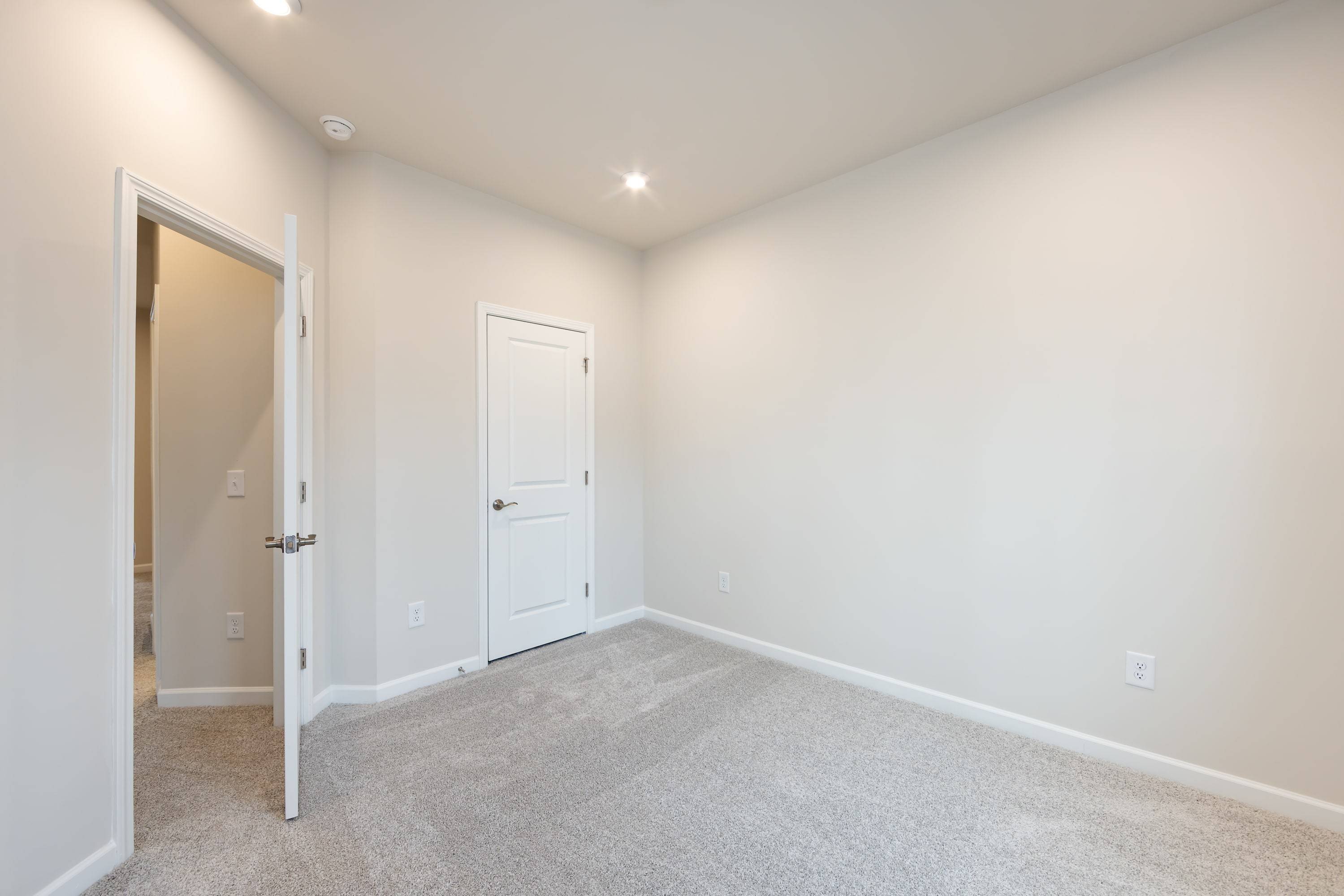 6017 Longar Lane