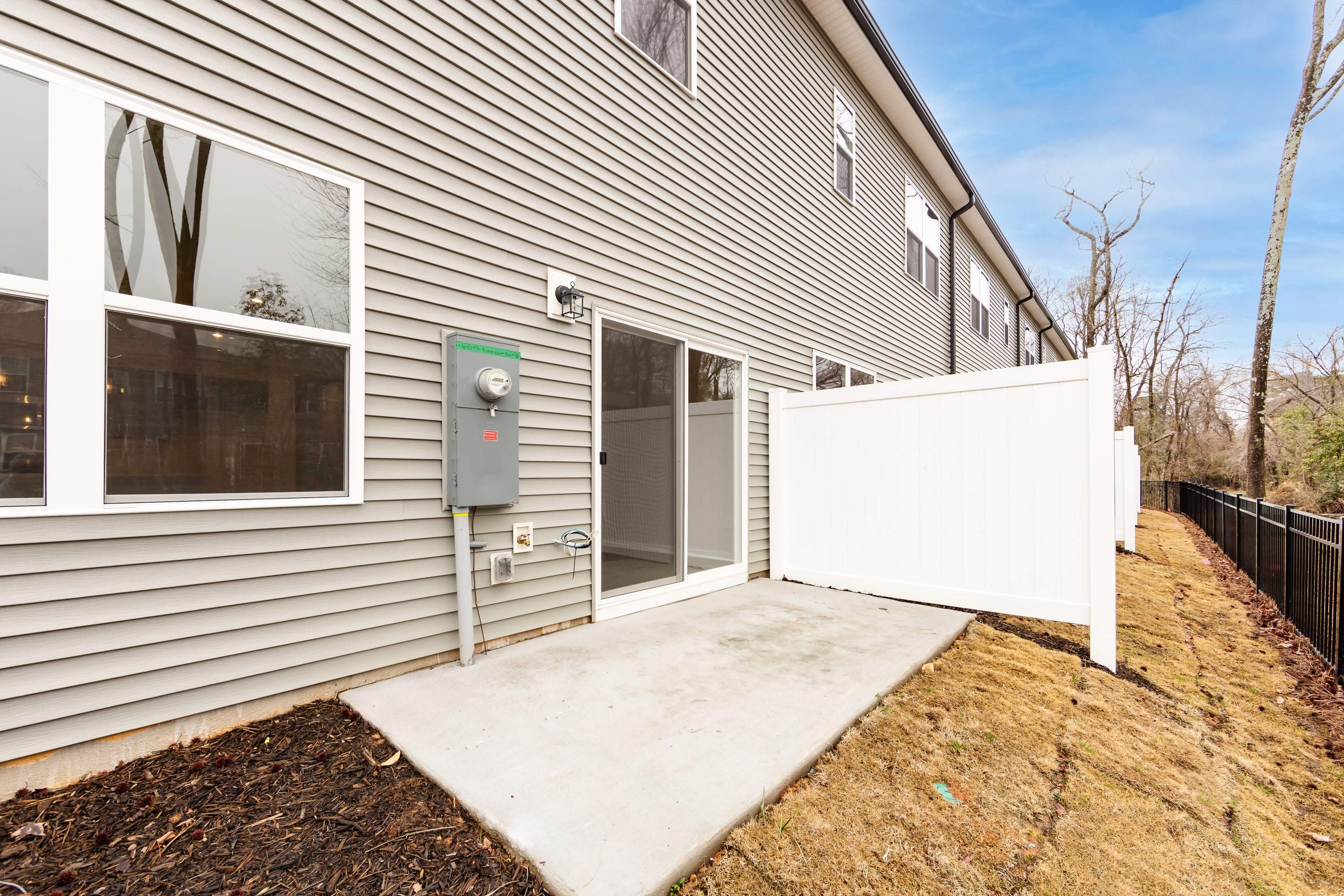 6017 Longar Lane