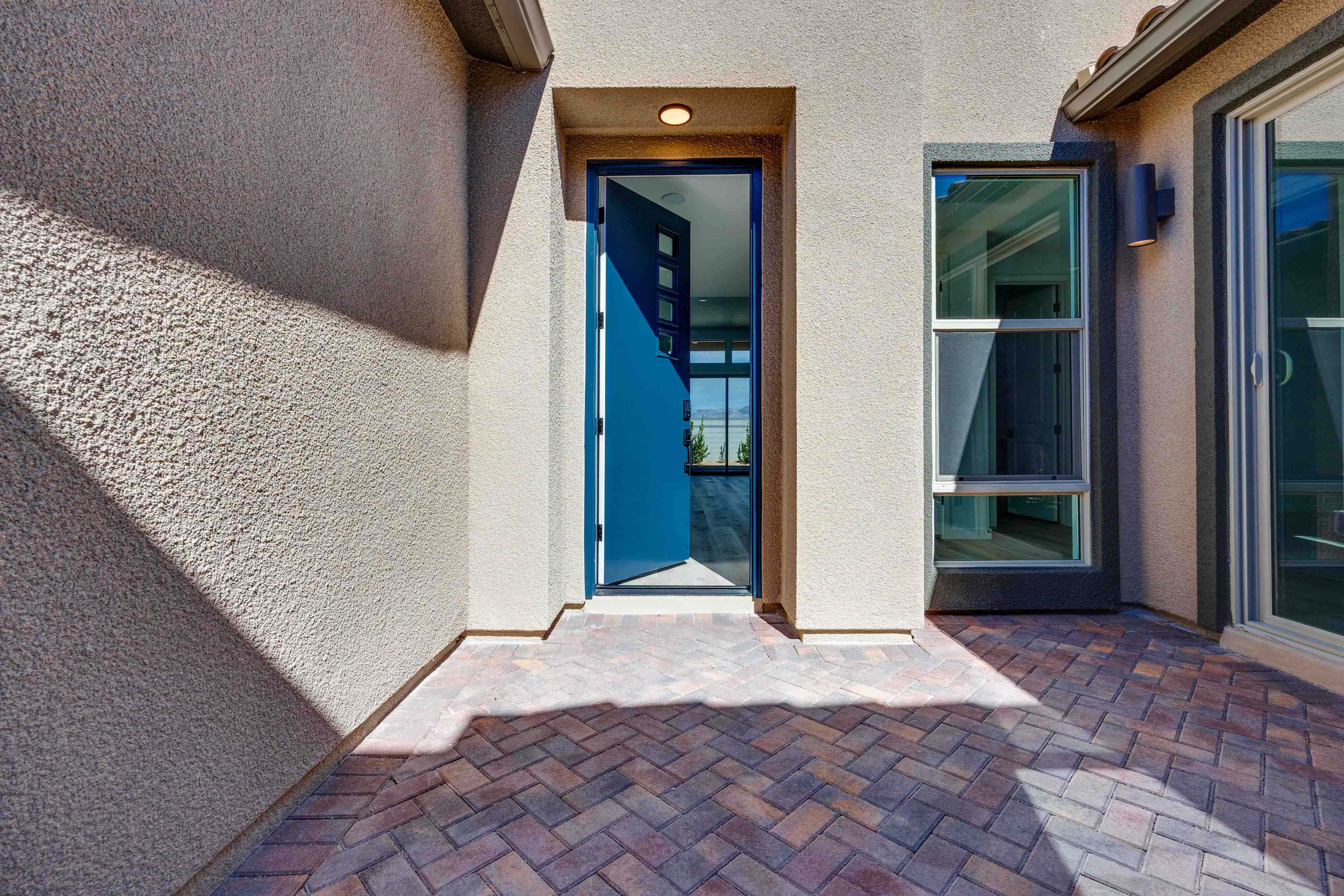 10312 PEAKO HILLS AVENUE