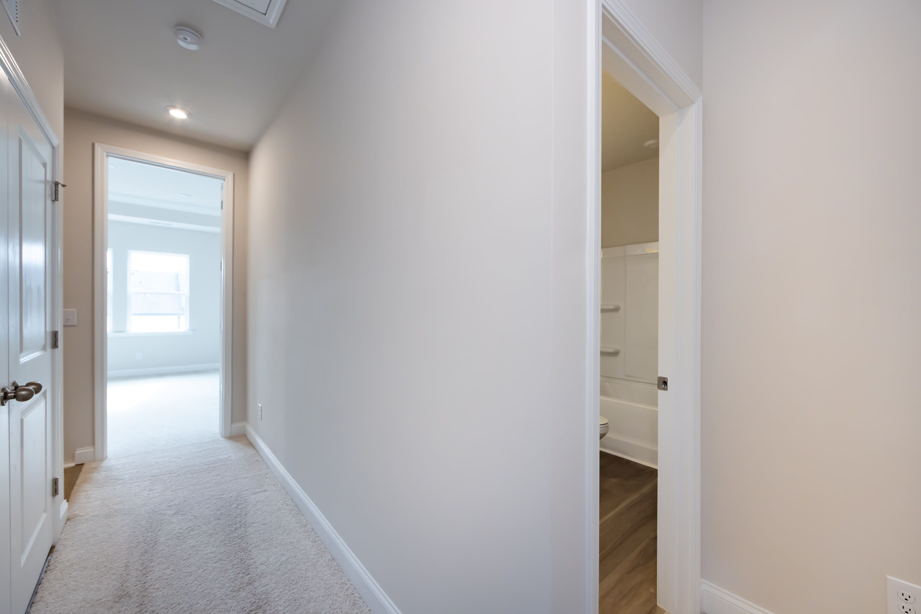 909 Archway Ln