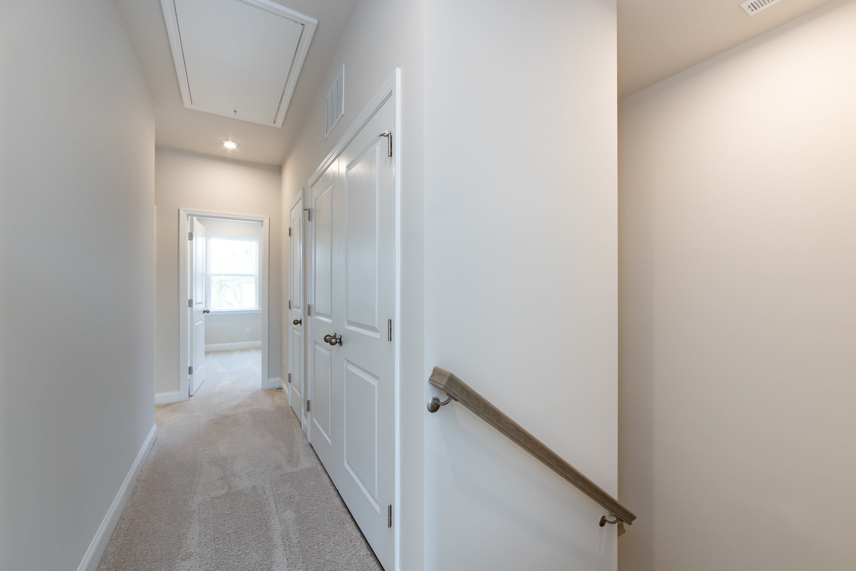 909 Archway Ln