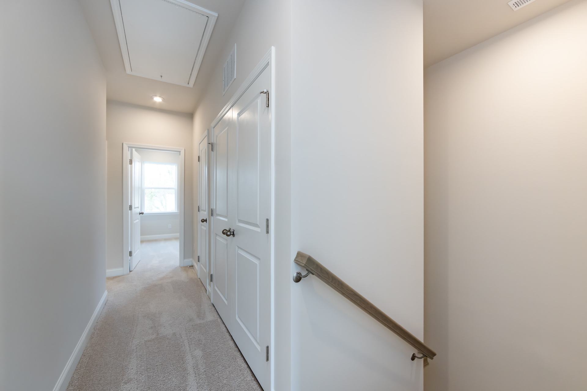 909 Archway Ln