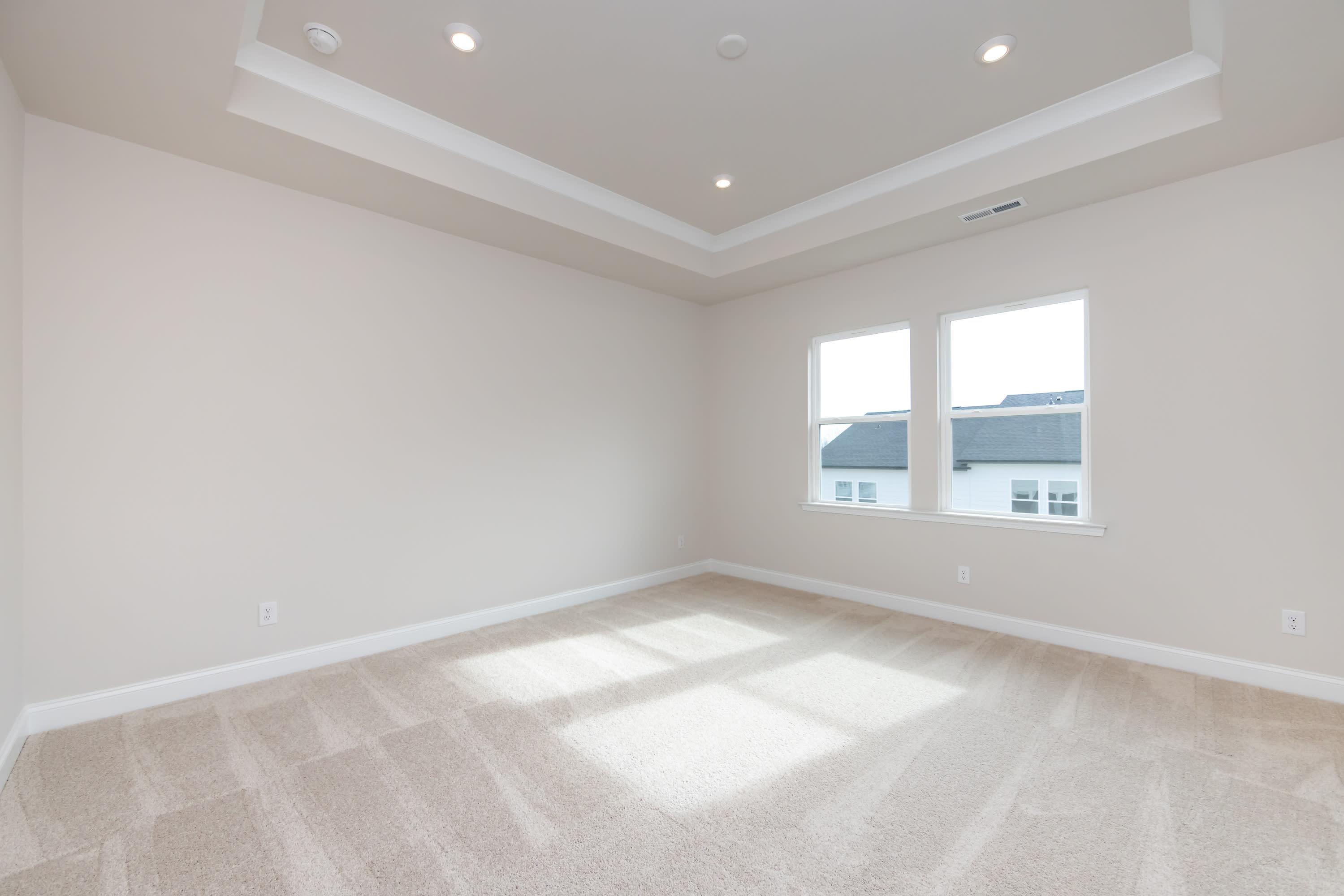 909 Archway Ln