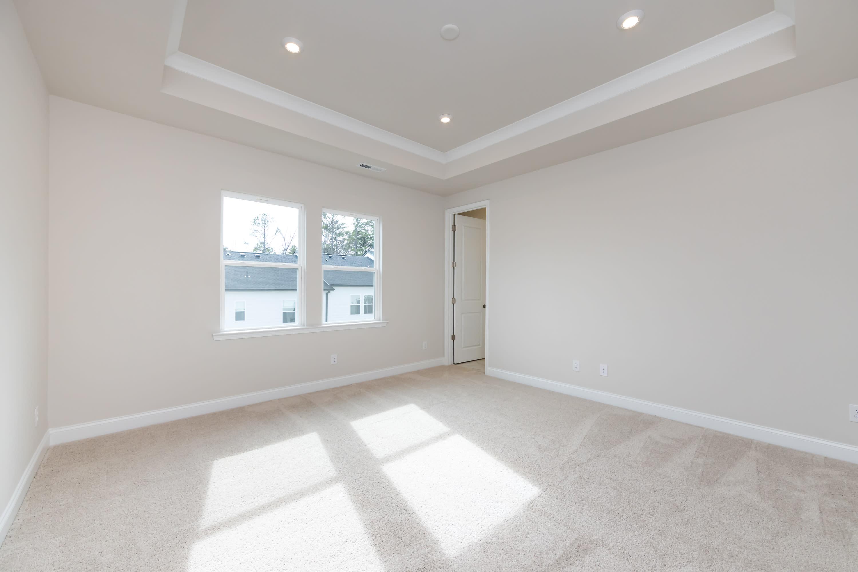 909 Archway Ln