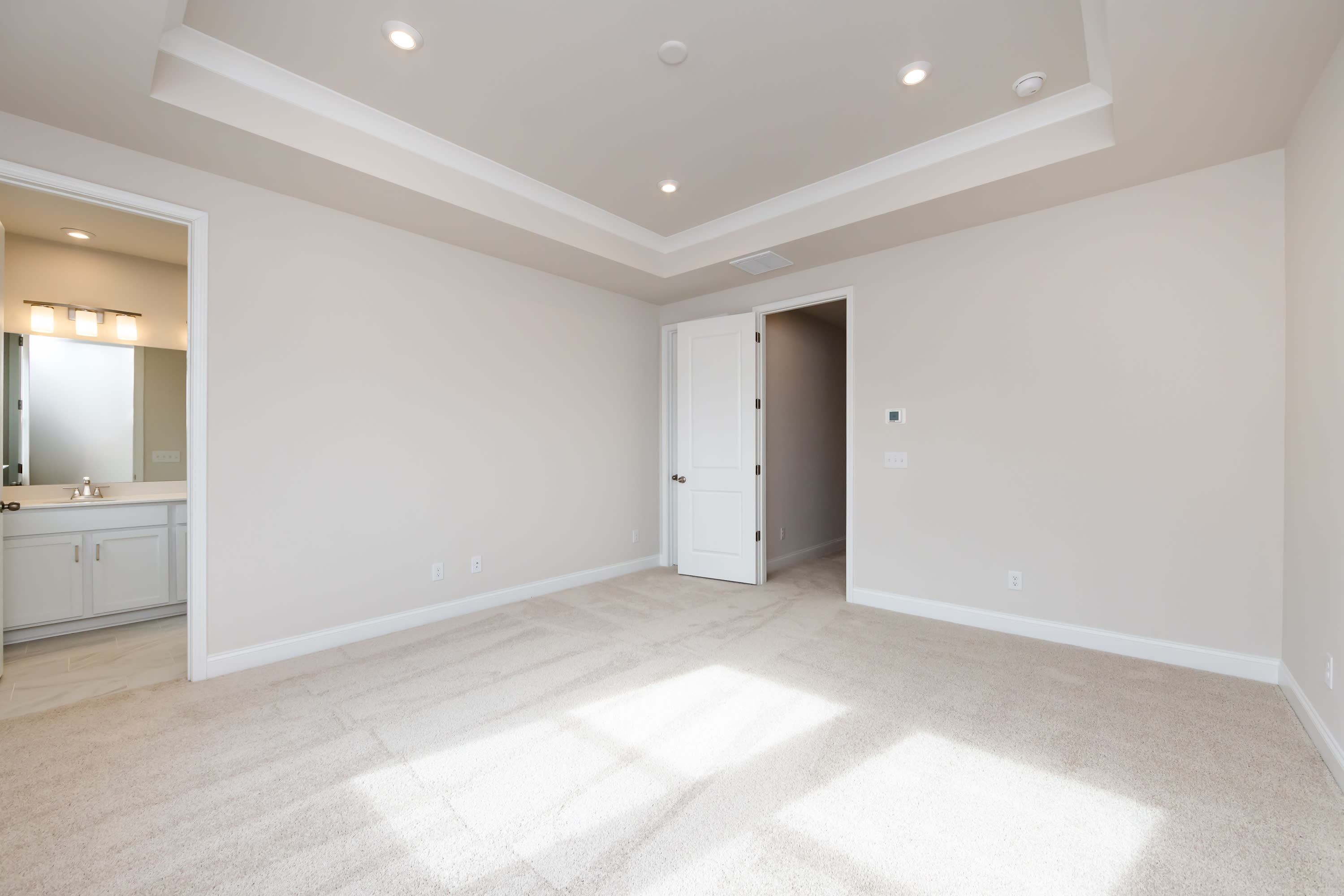 909 Archway Ln