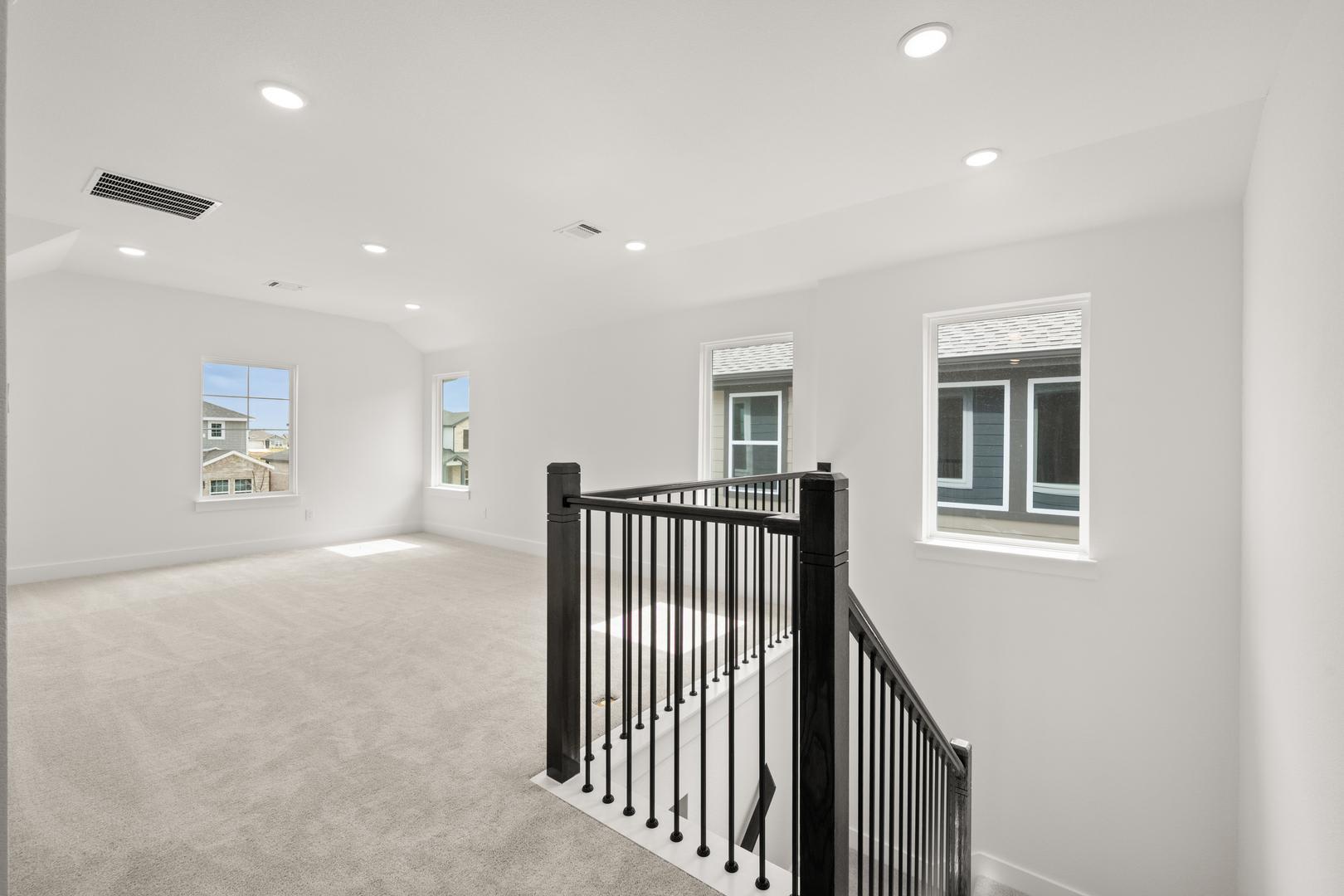 1725 Nesting Robin Lane