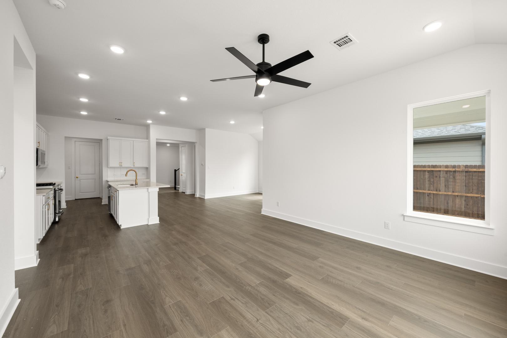 1725 Nesting Robin Lane