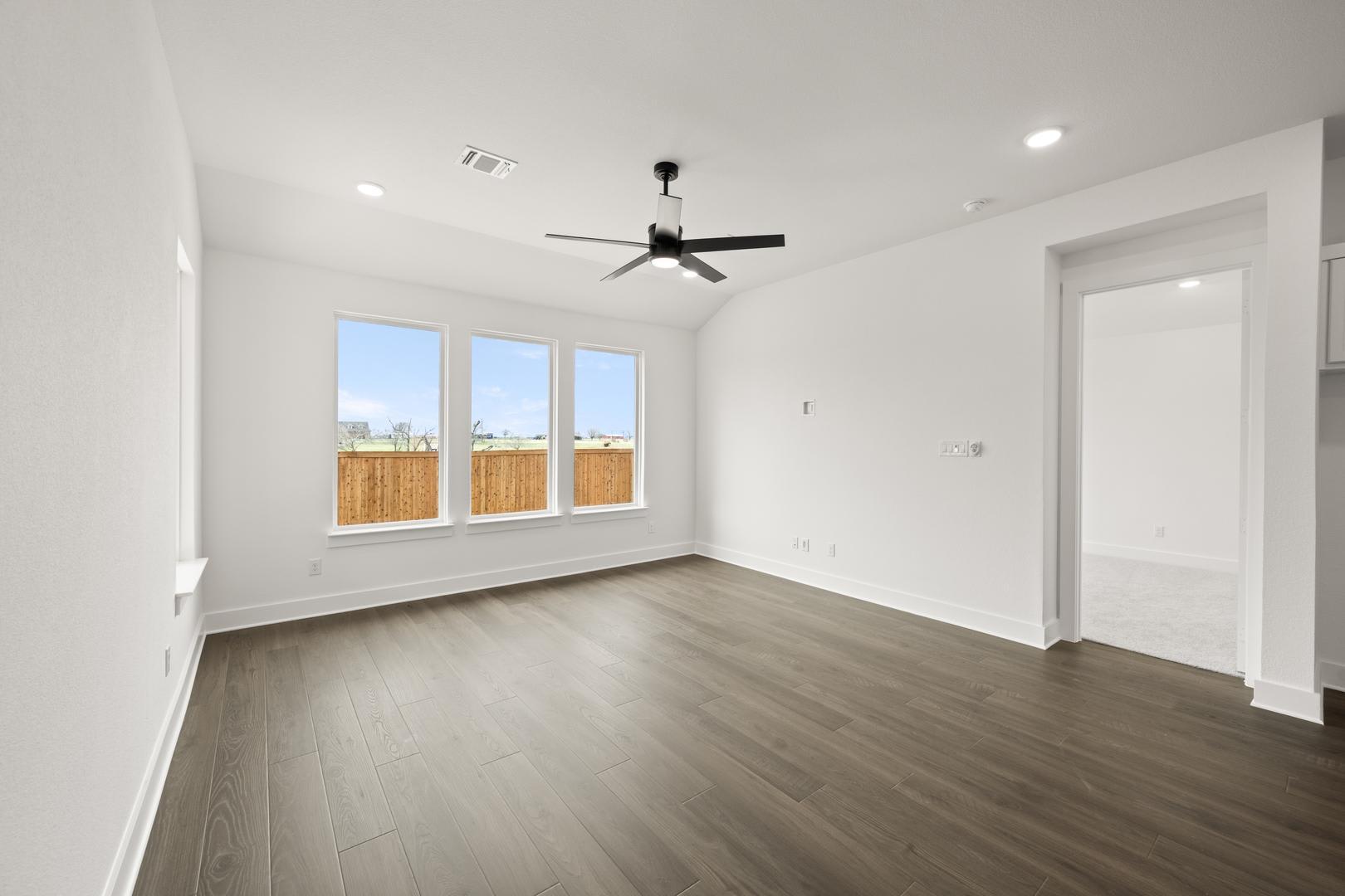 1725 Nesting Robin Lane