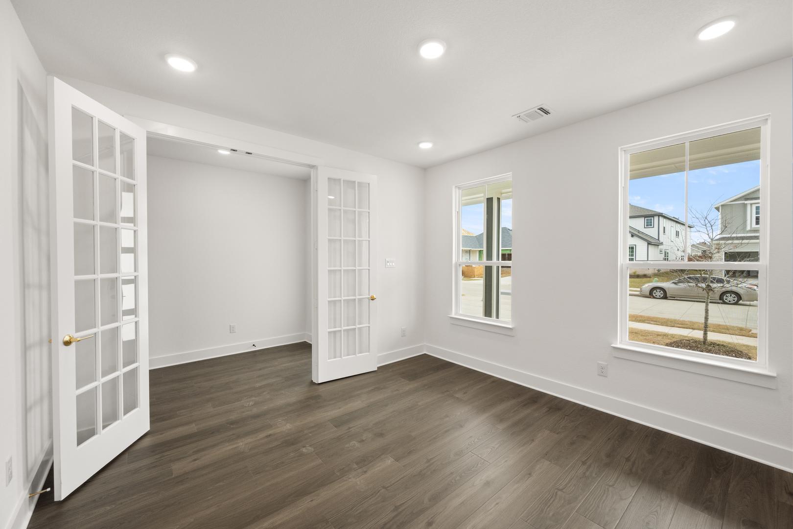 1725 Nesting Robin Lane