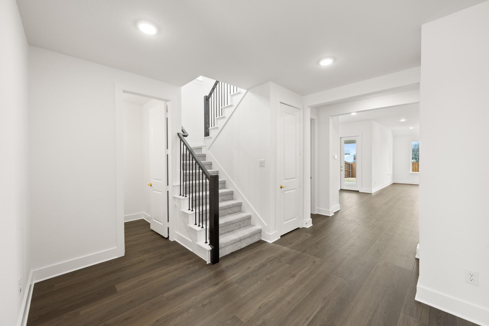 1725 Nesting Robin Lane