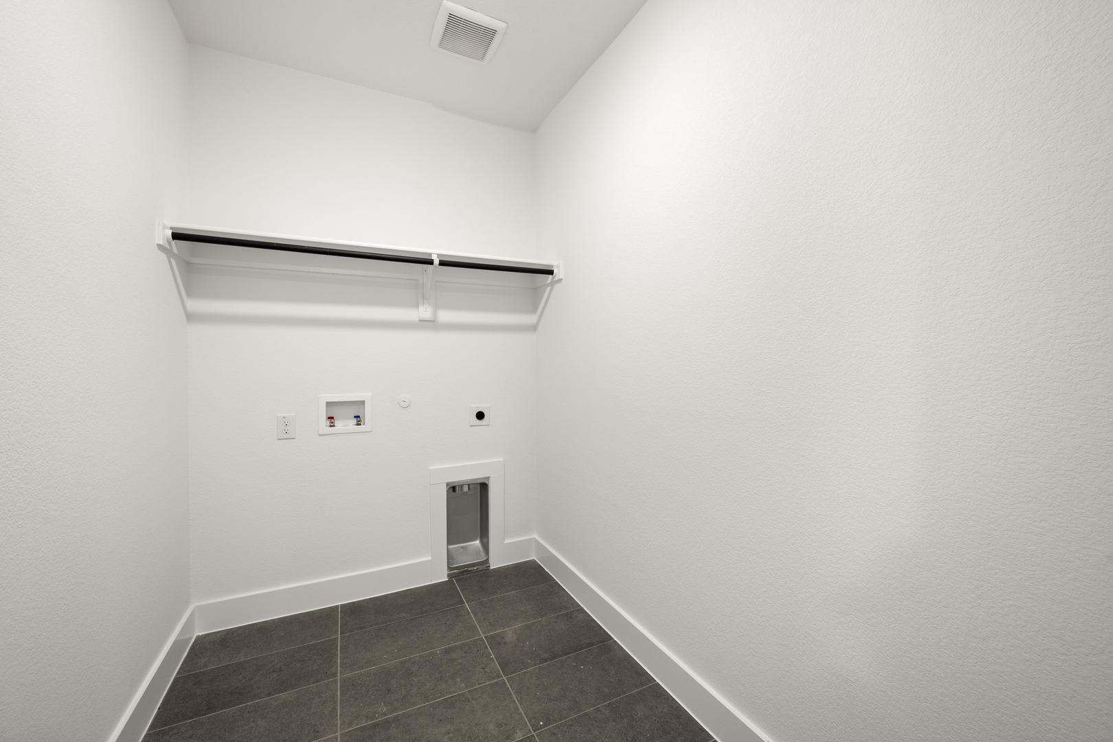 1725 Nesting Robin Lane