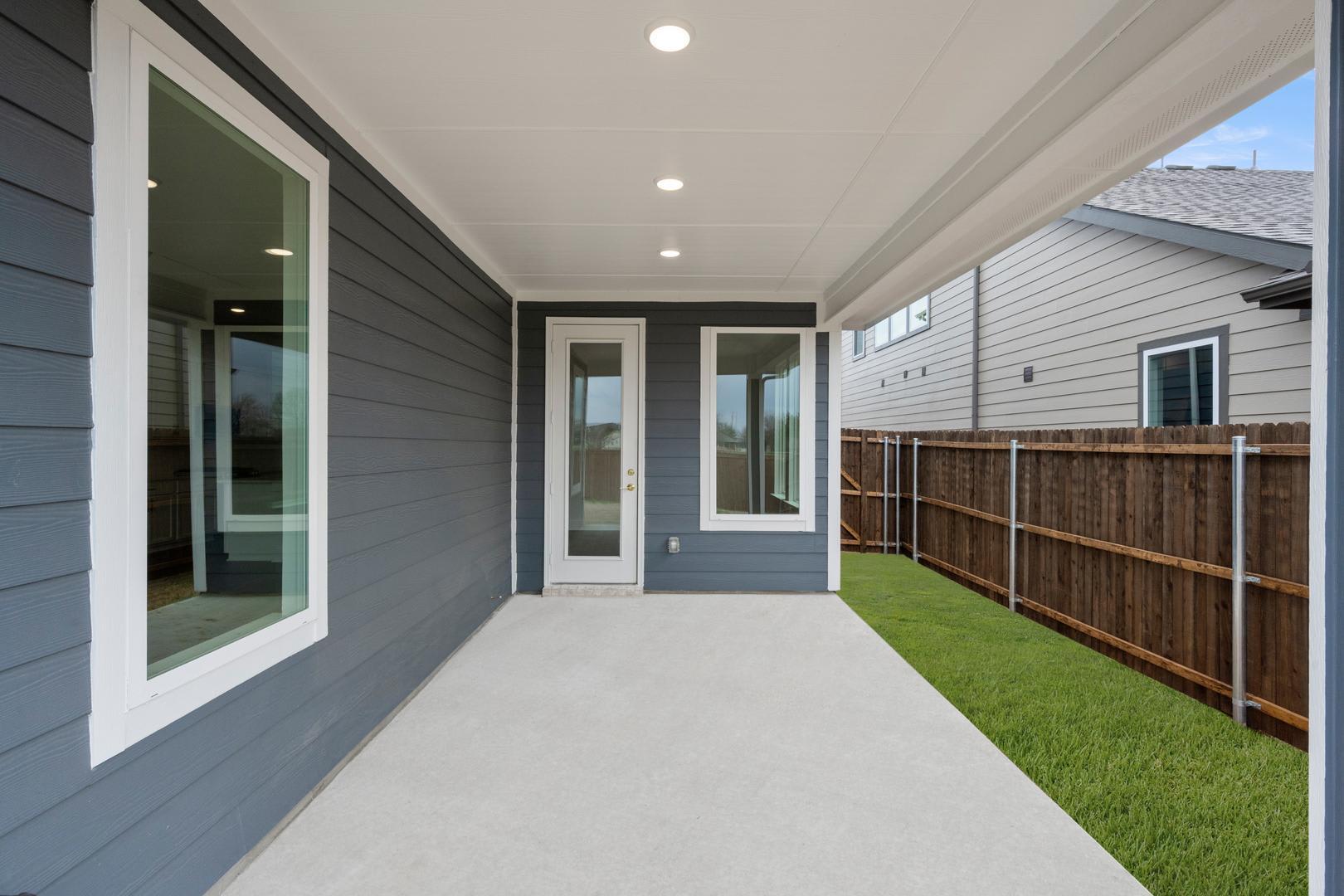 1725 Nesting Robin Lane