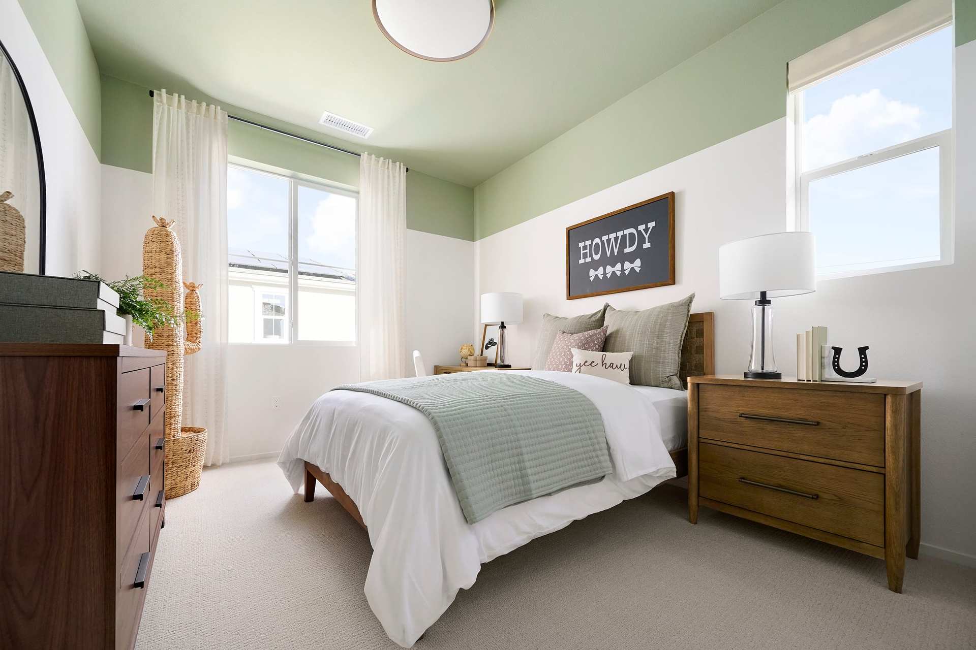 16027 York Drive | HS 128