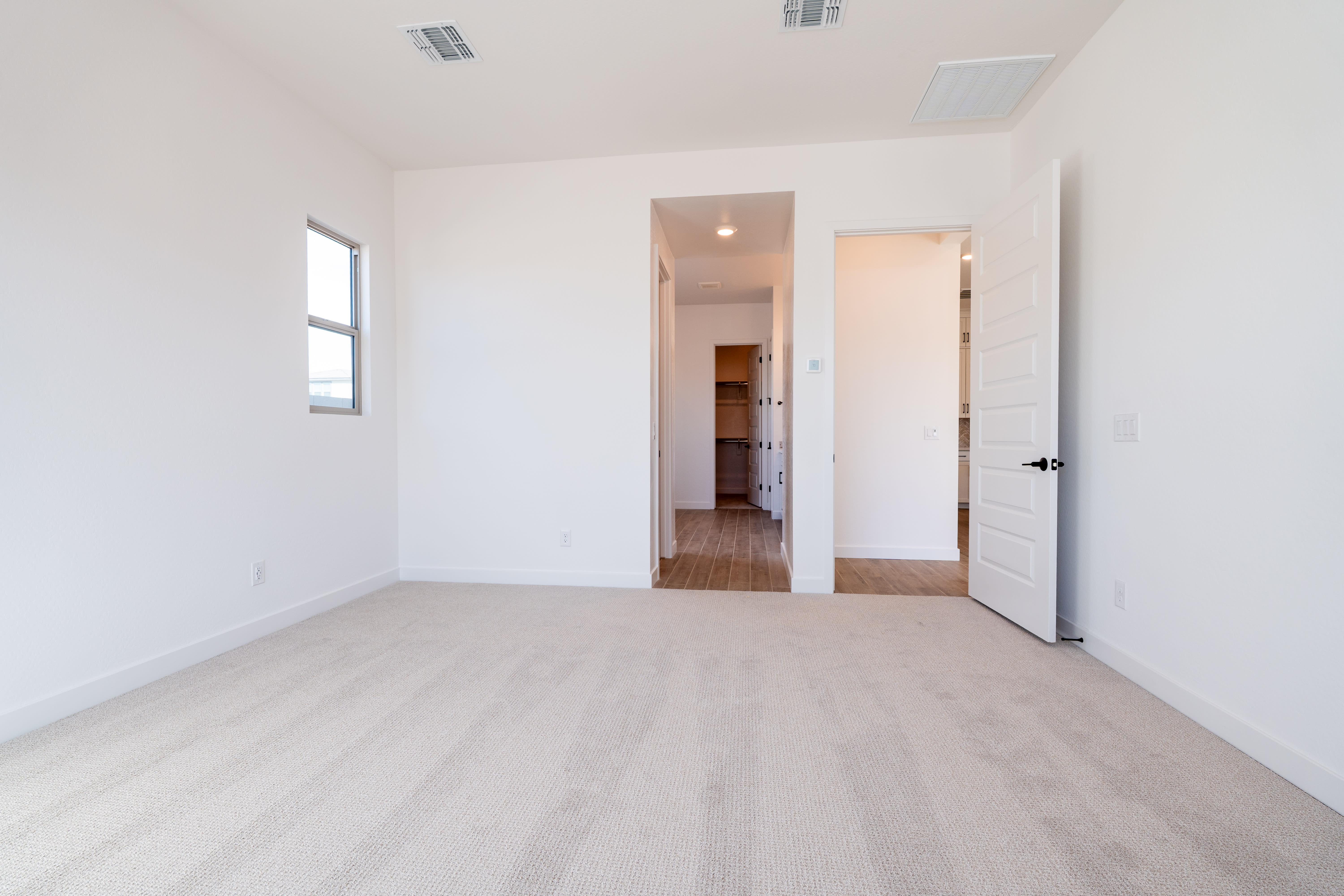 2533 E ALFONSO DR