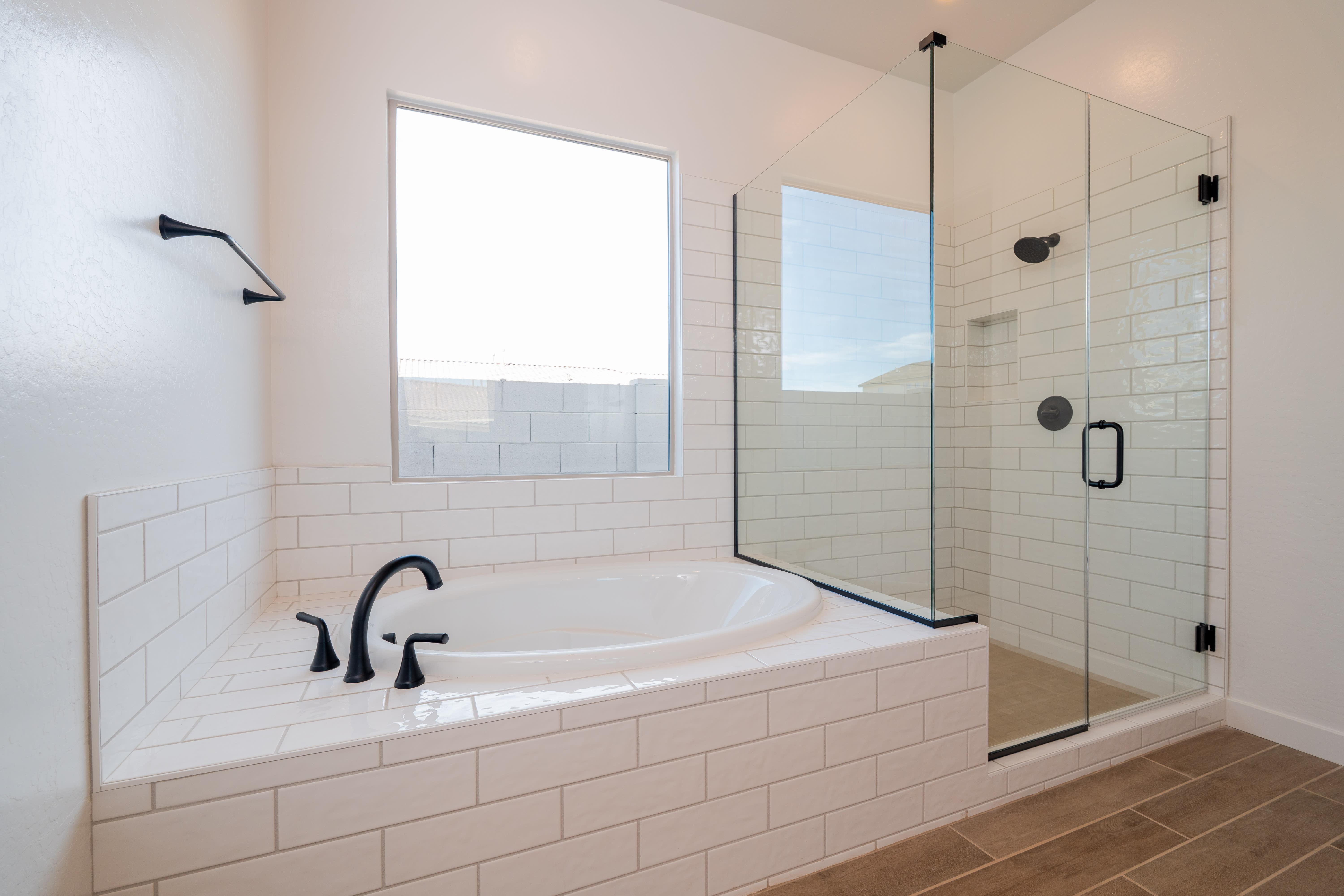 2533 E ALFONSO DR