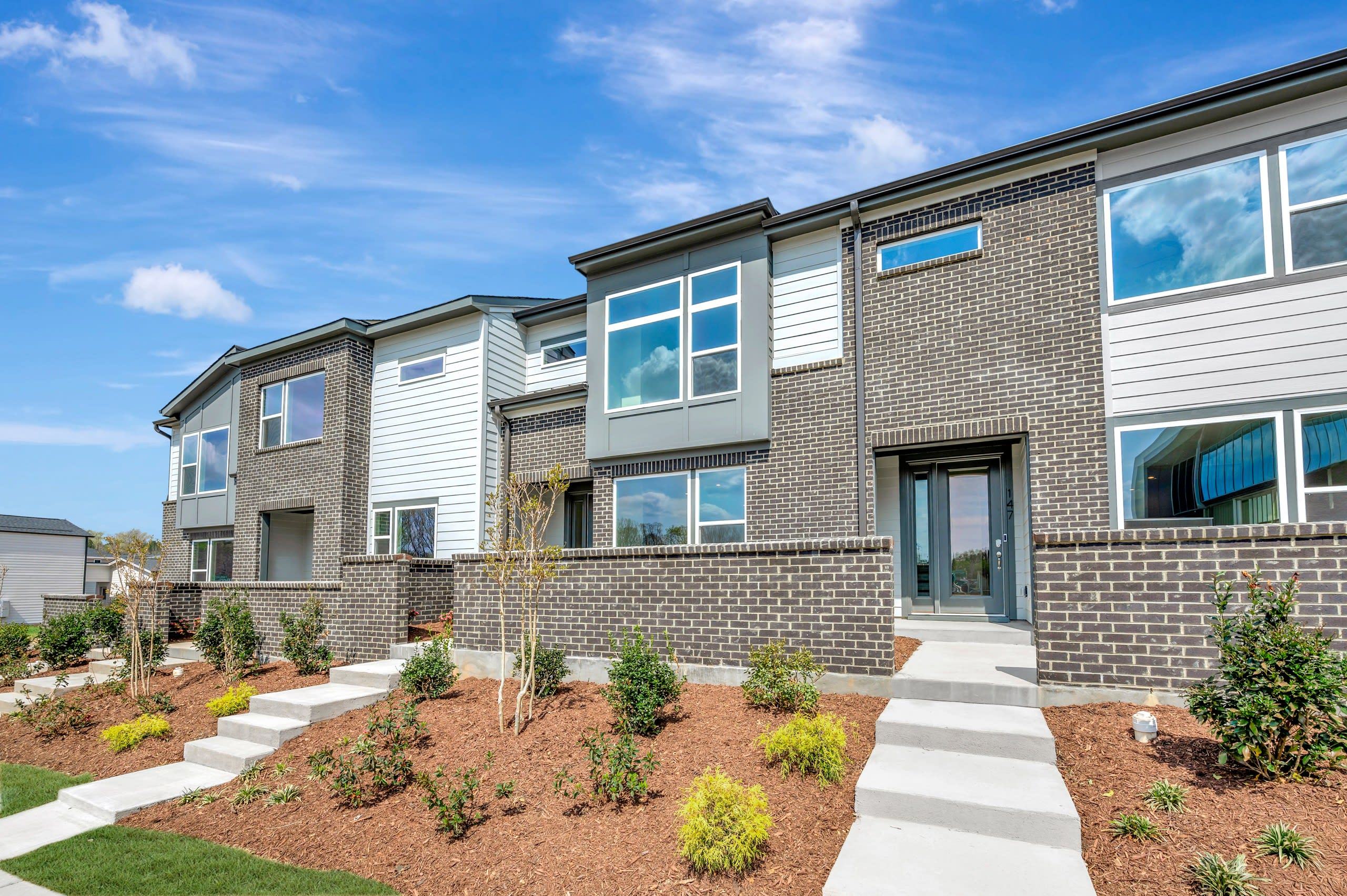 143 Parkland Dr