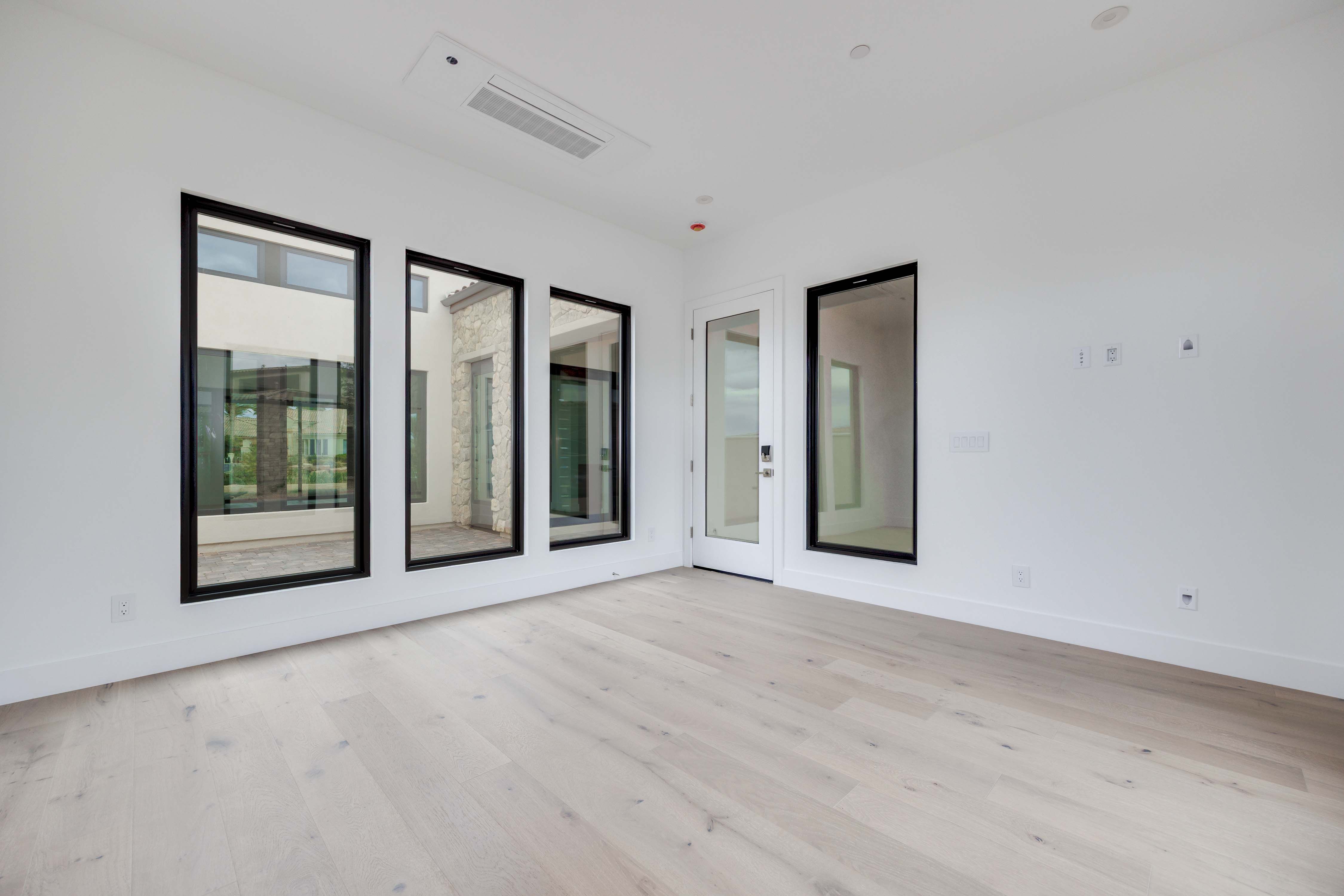 58 BELLISSIMA LAGO COURT