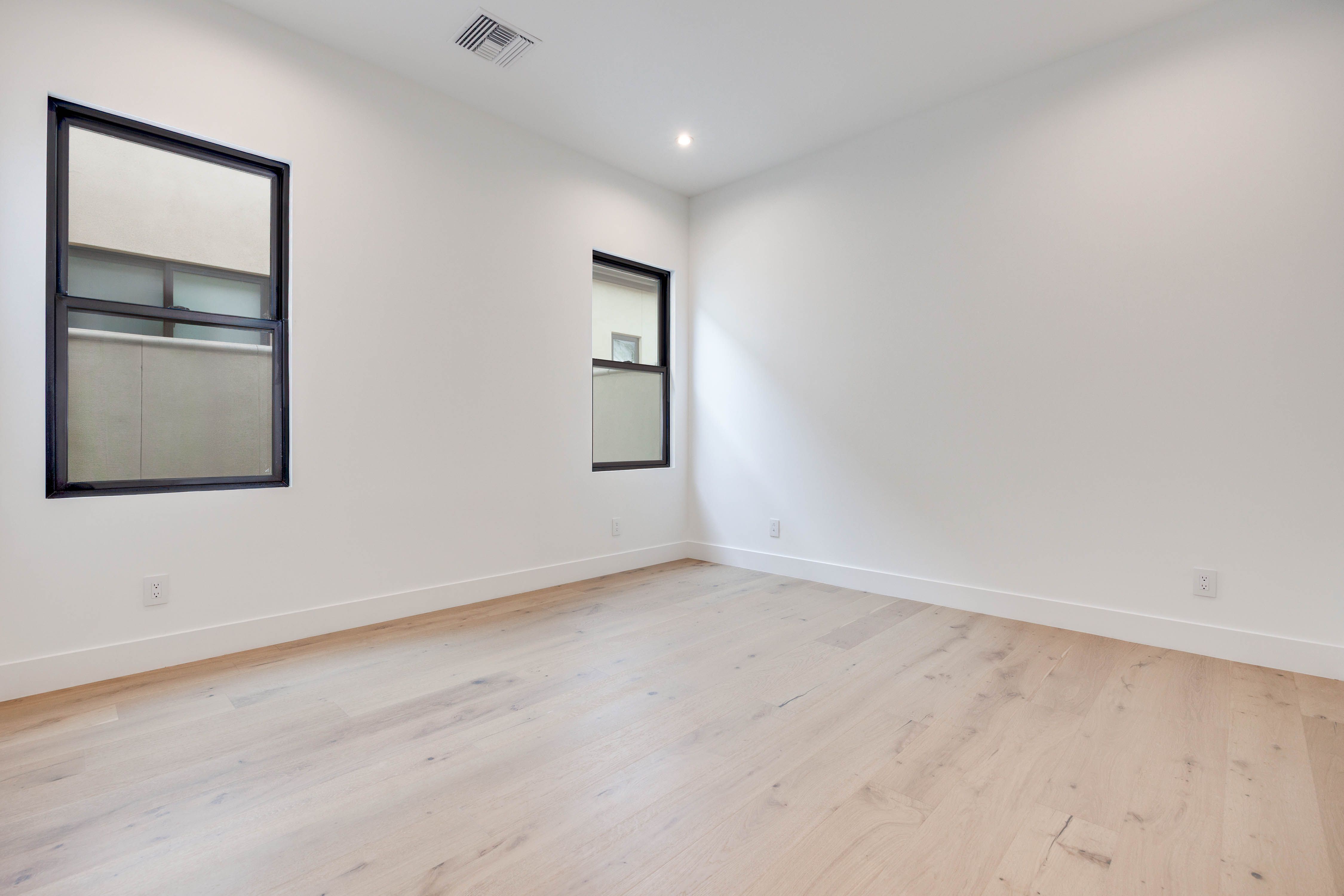 58 BELLISSIMA LAGO COURT