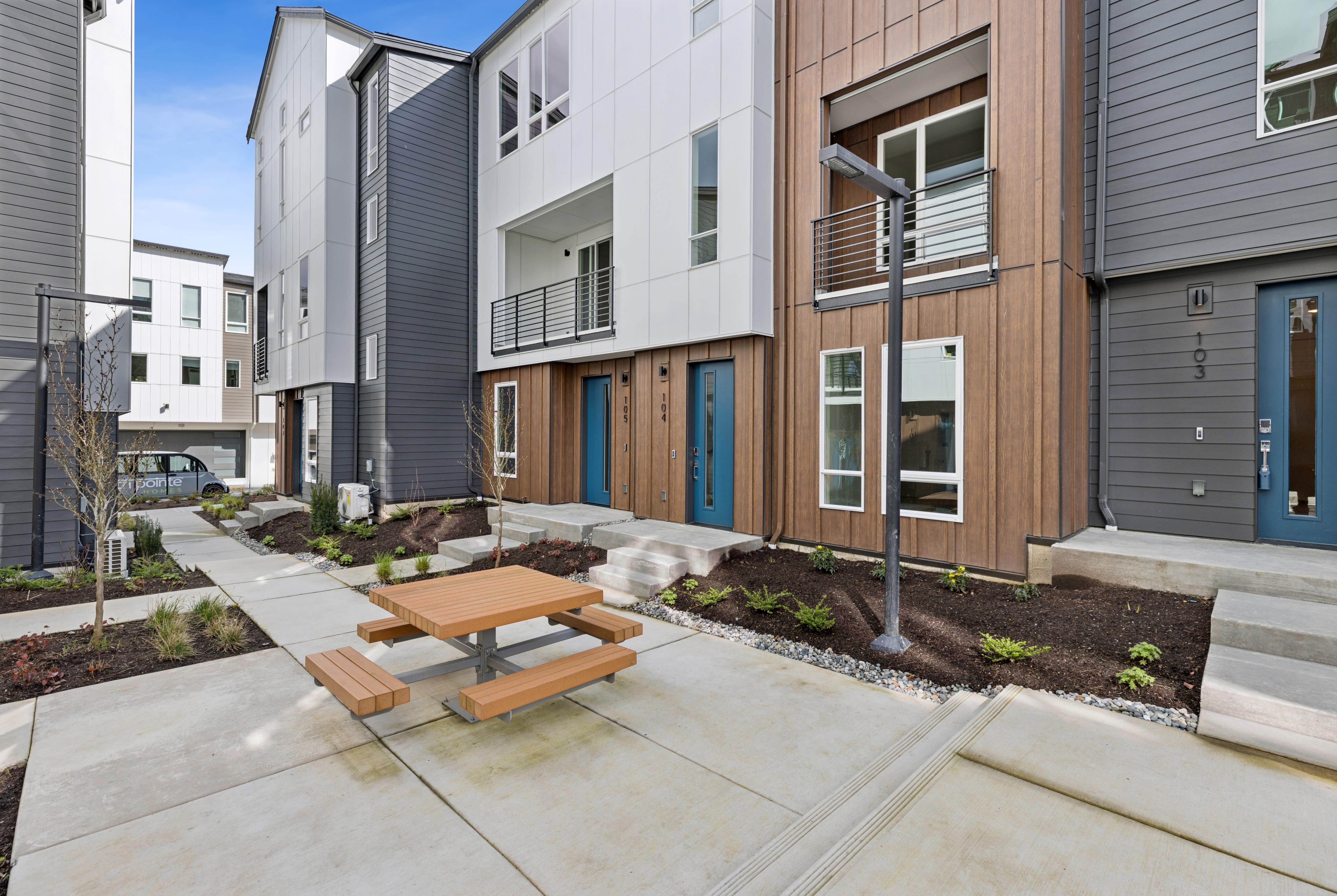 12217 137th PL NE Bldg 27-104 (Plan 2C)