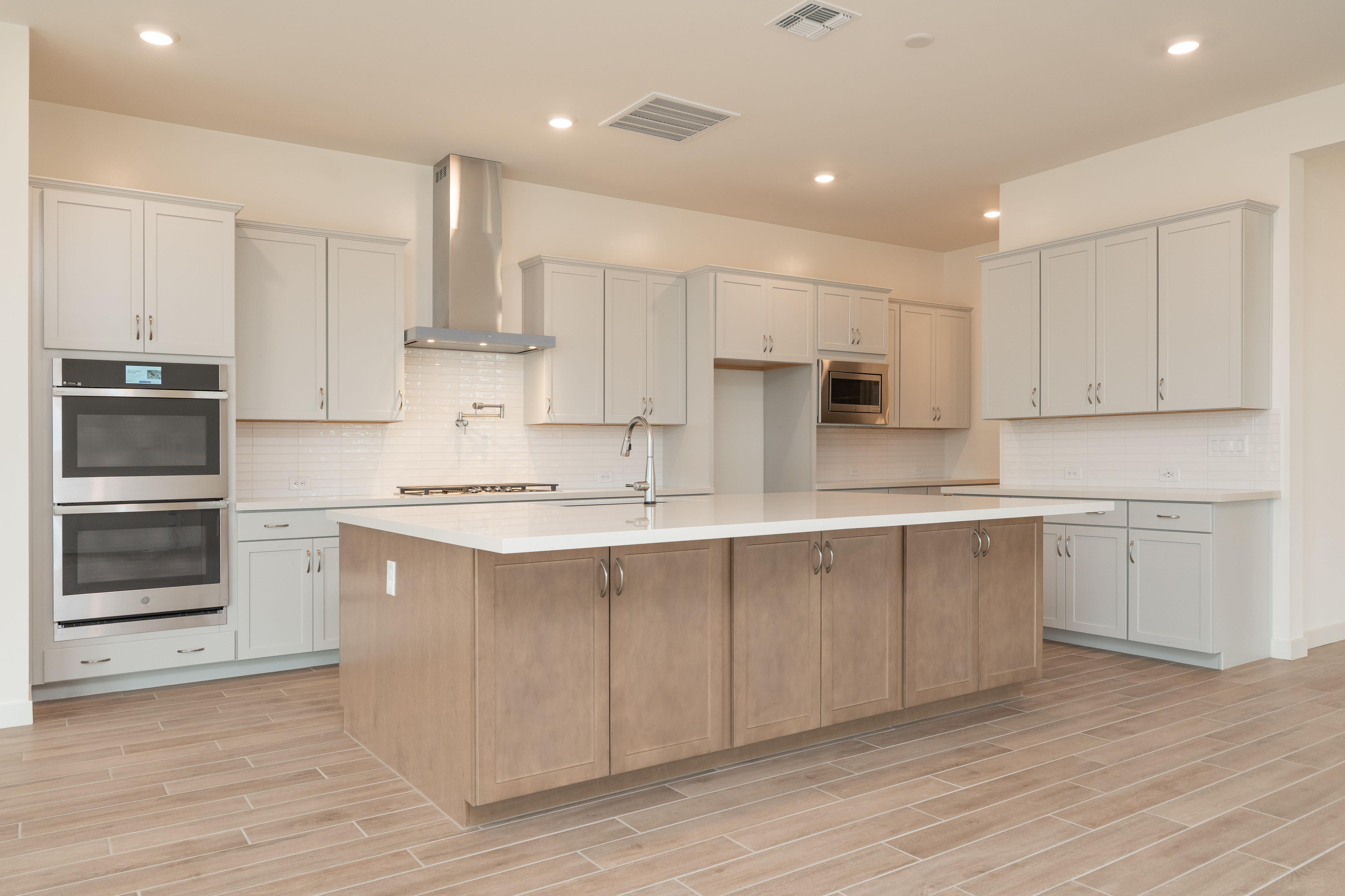 2603 E ALFONSO DR