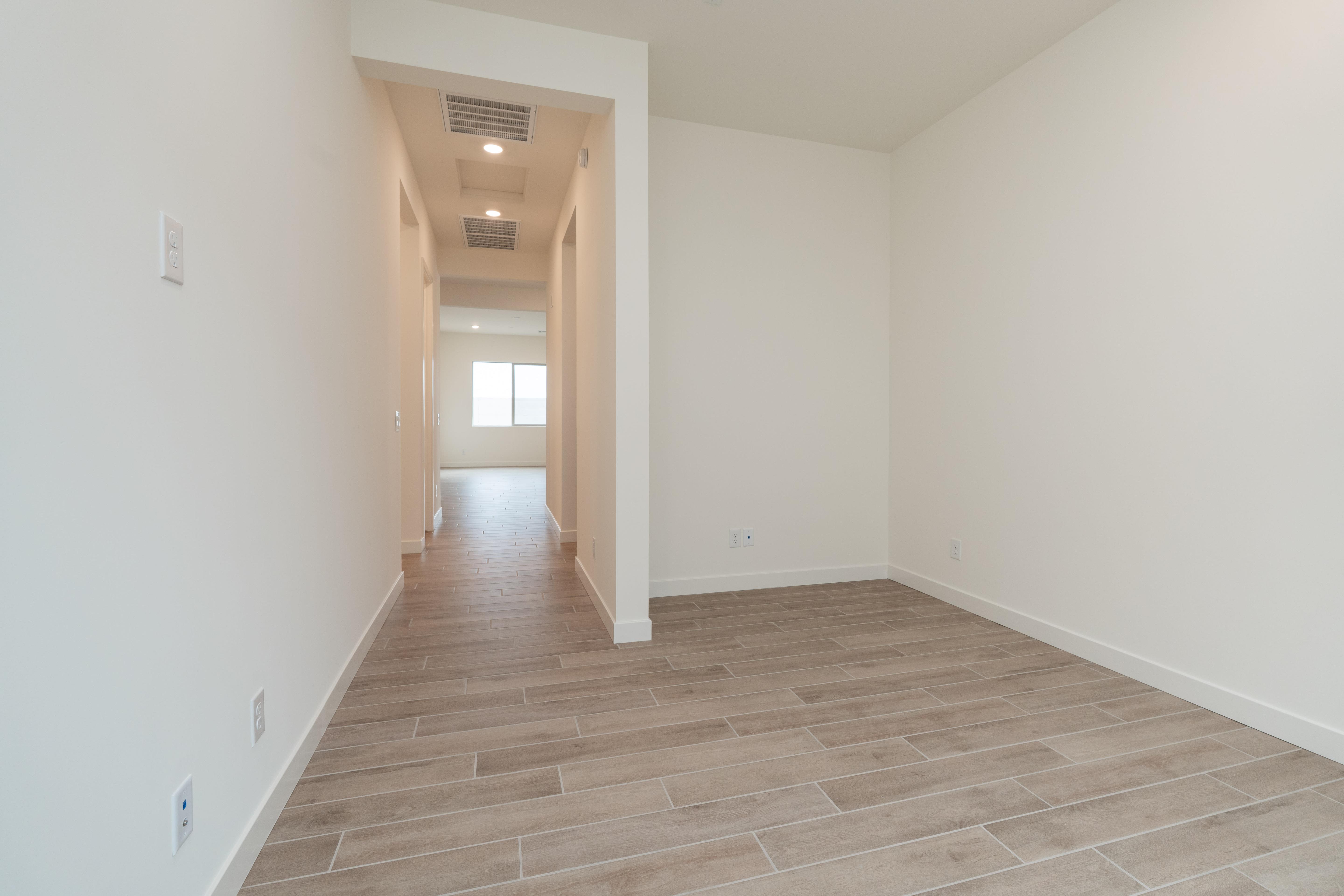 2603 E ALFONSO DR