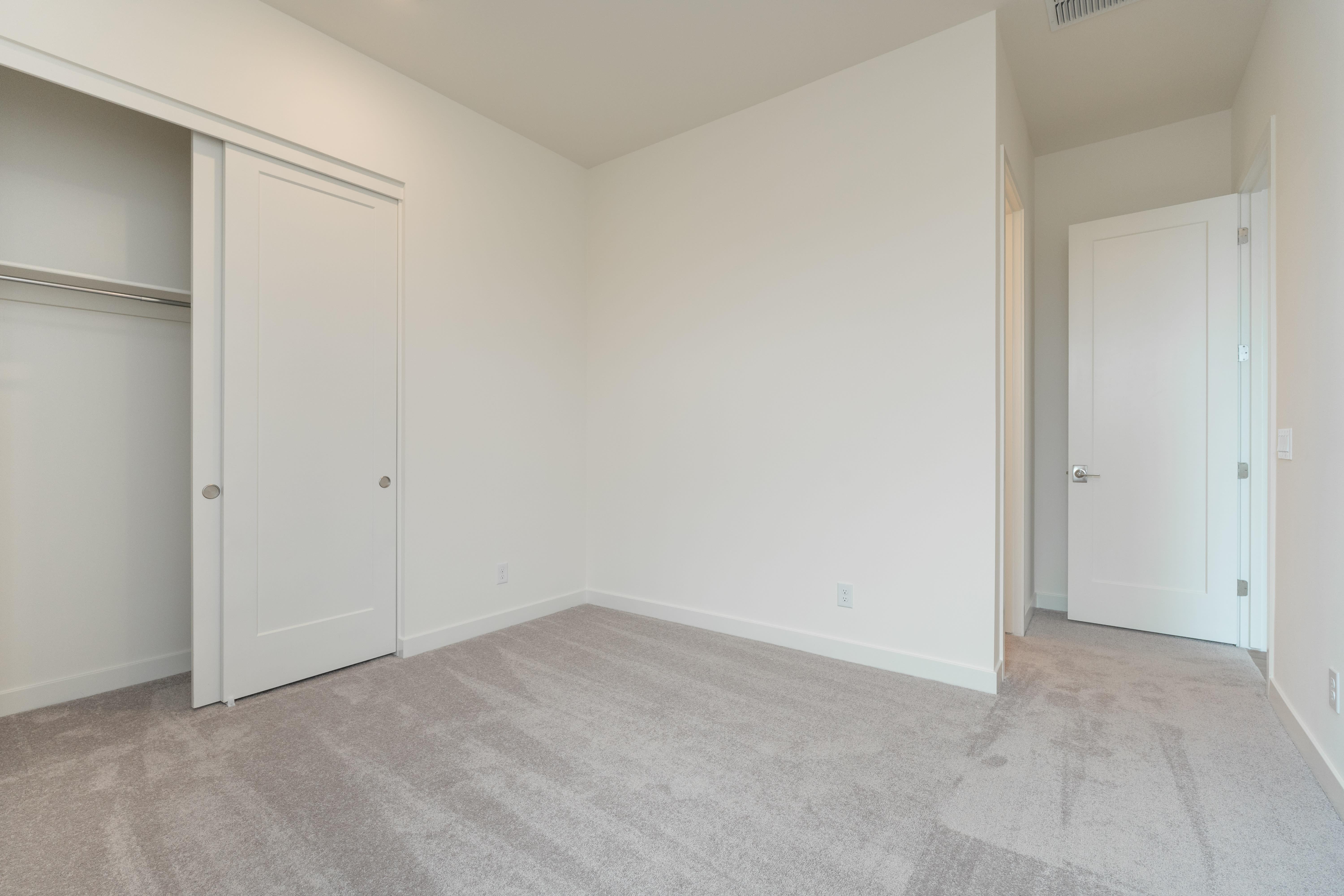 2603 E ALFONSO DR