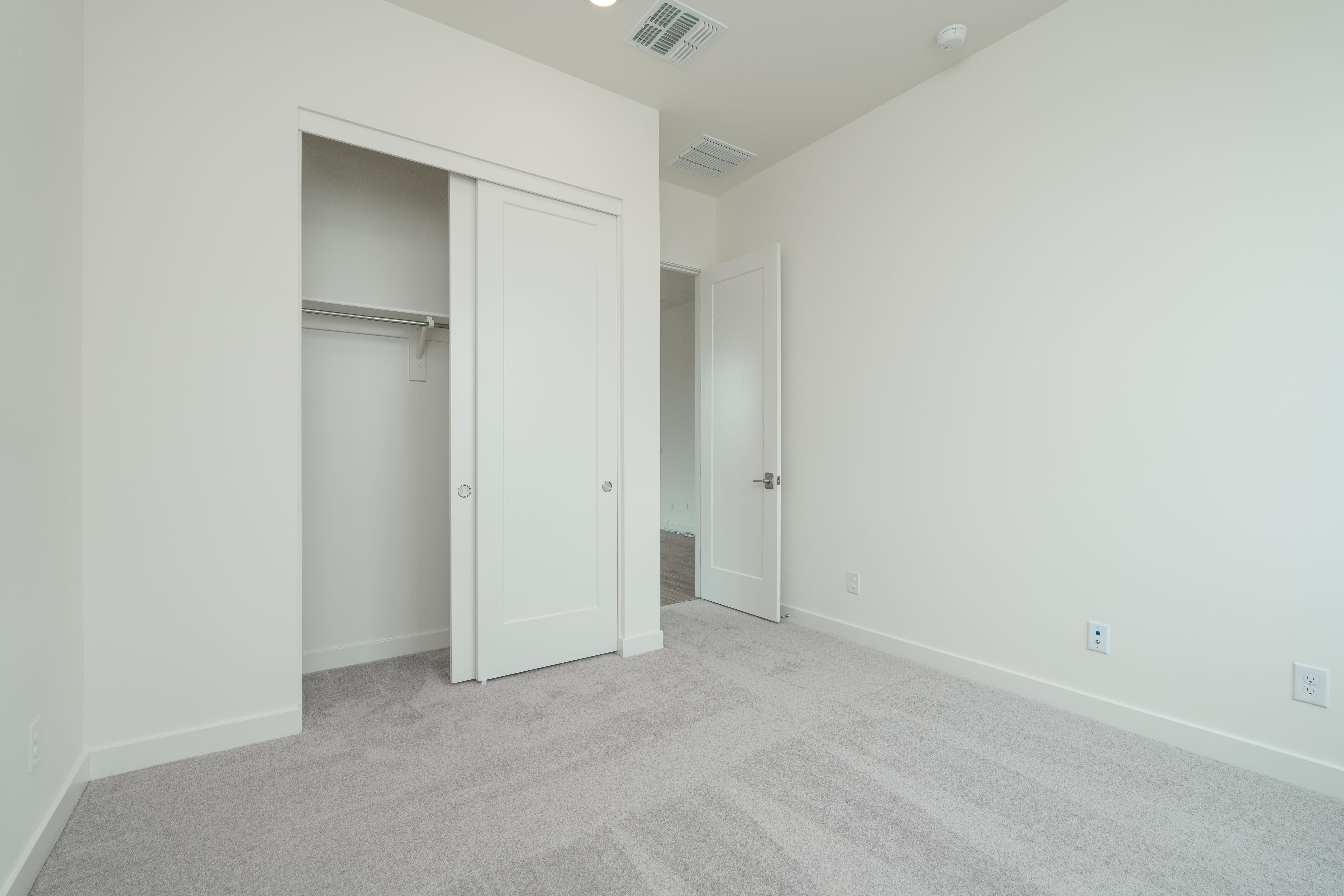 2603 E ALFONSO DR