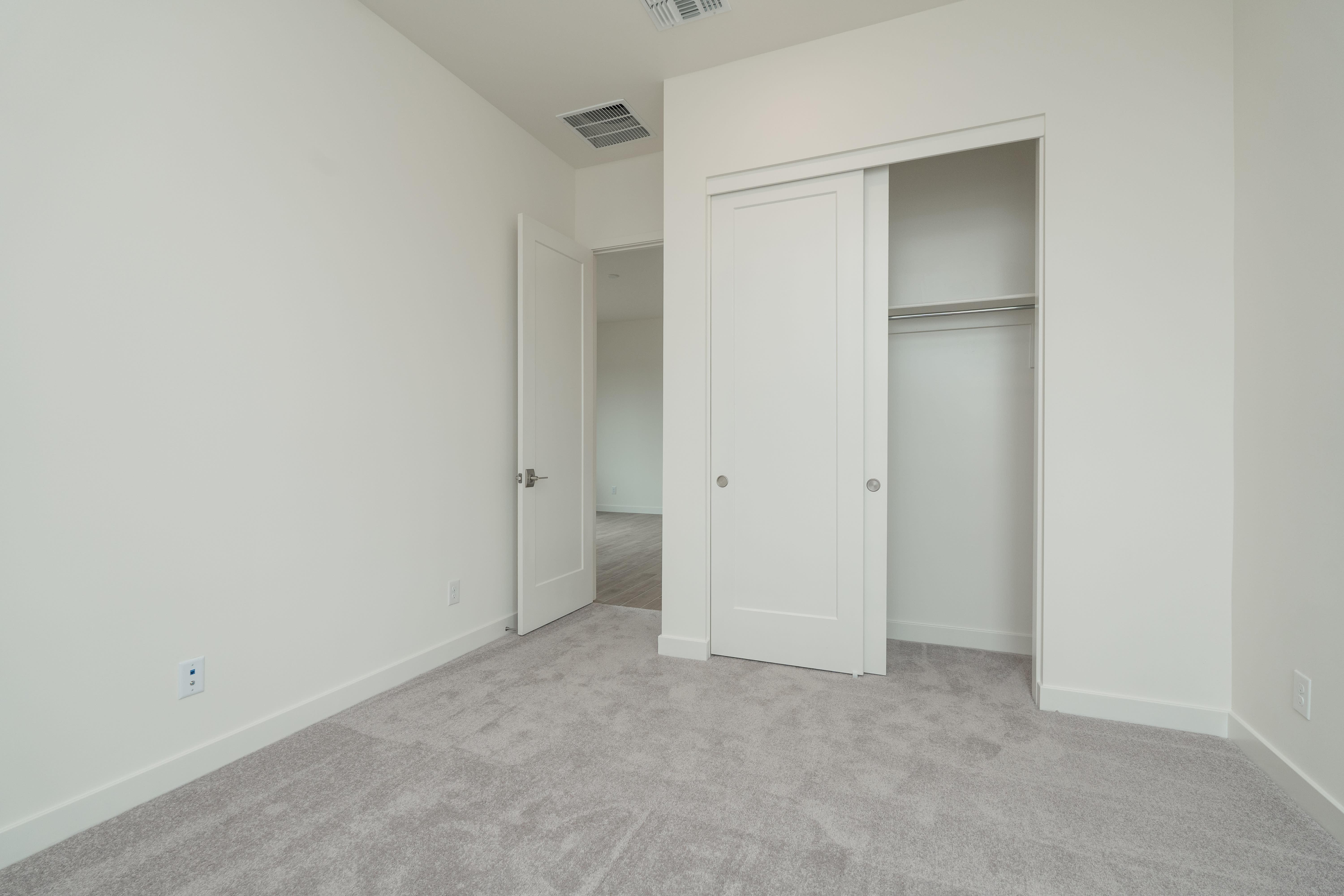 2603 E ALFONSO DR