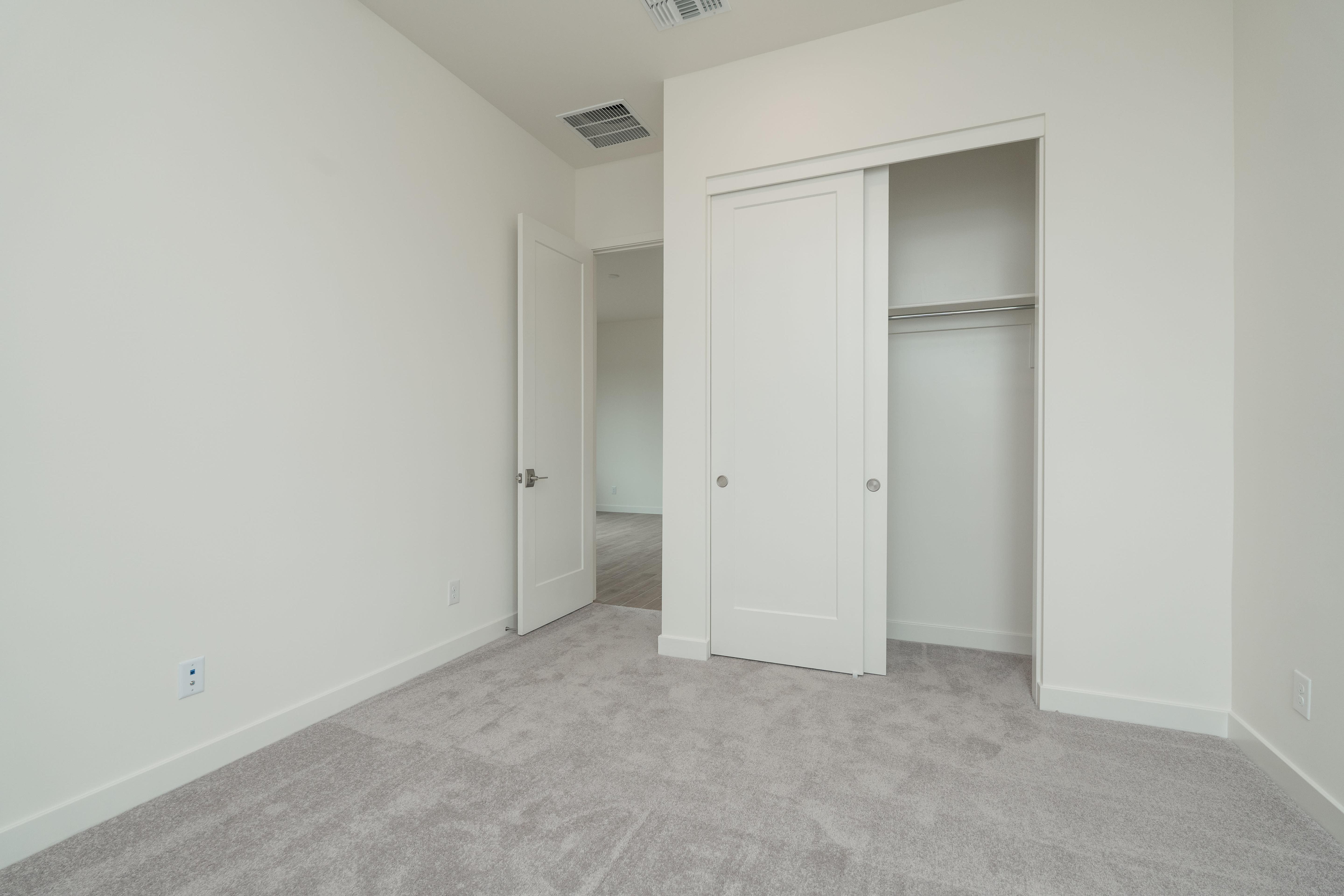 2603 E ALFONSO DR