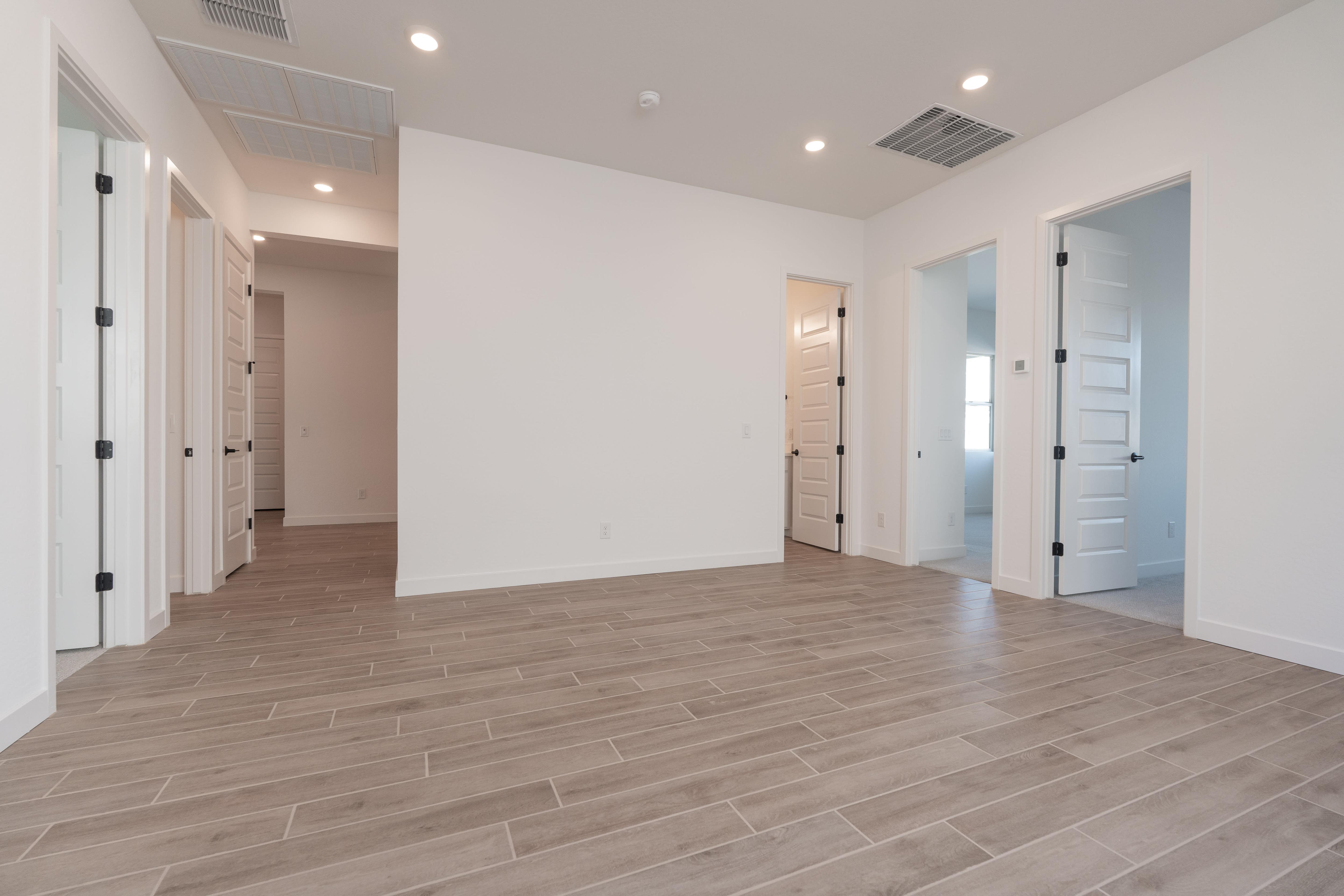 2571 E ALFONSO DR