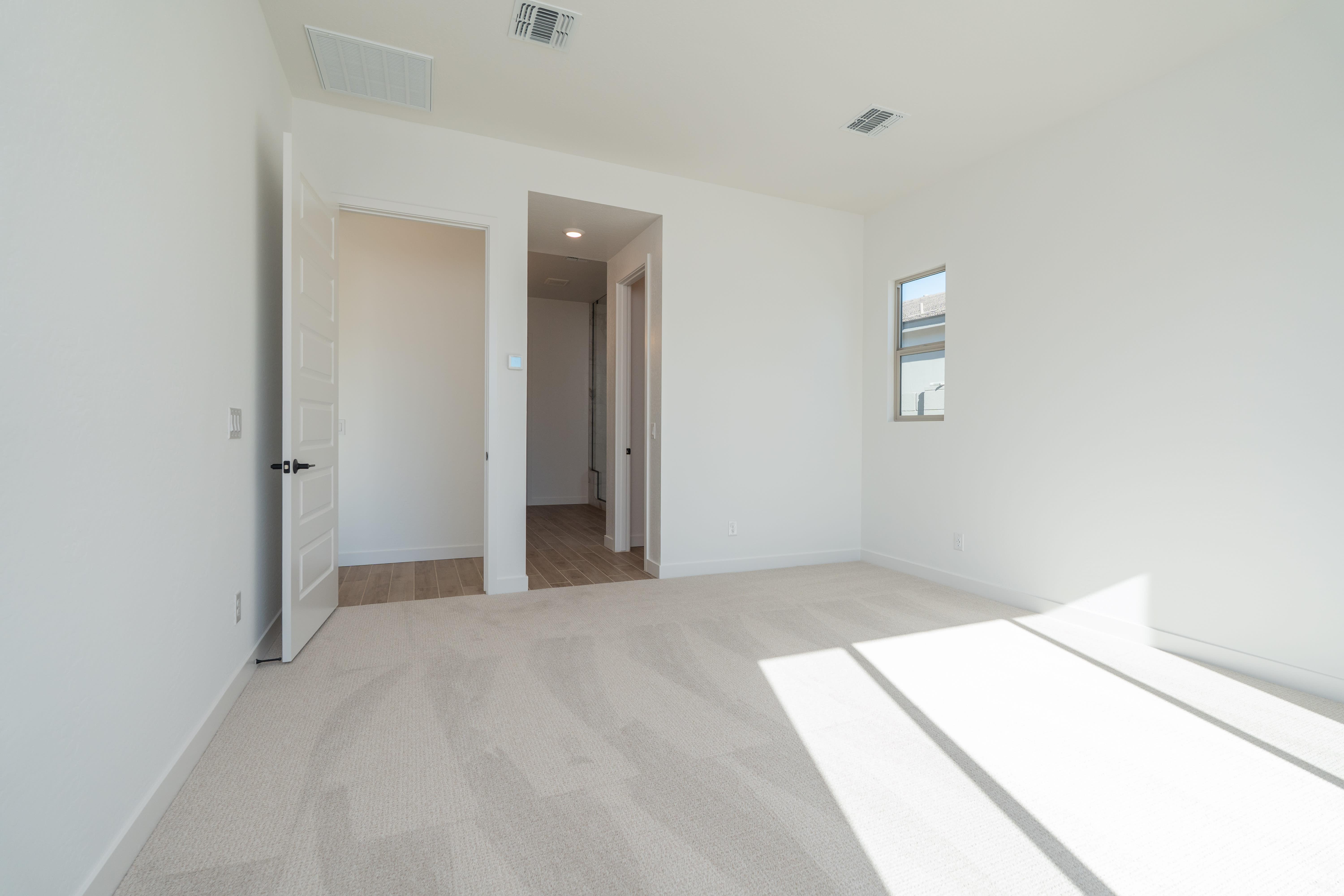 2571 E ALFONSO DR