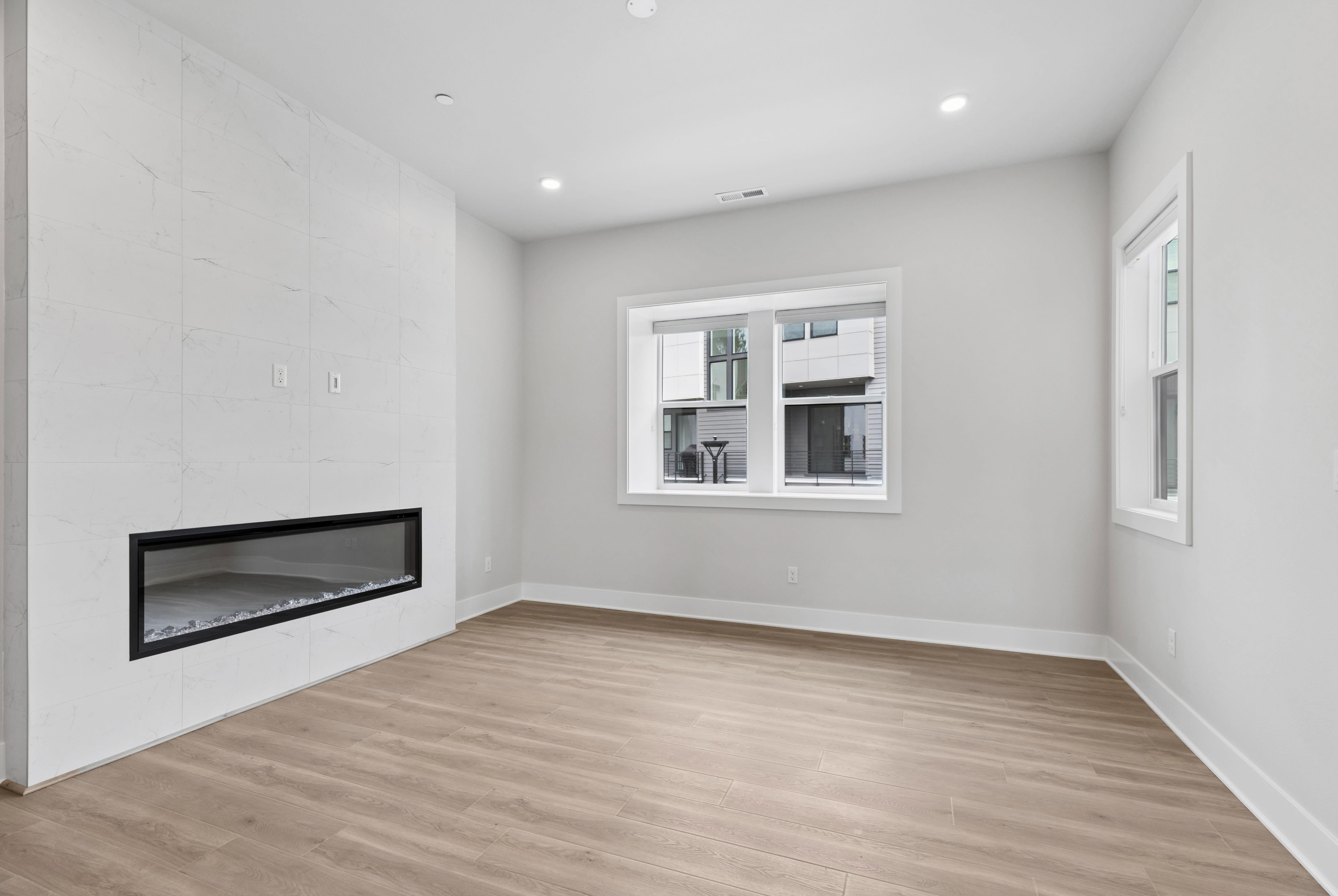 18809 99TH PL NE, UNIT B