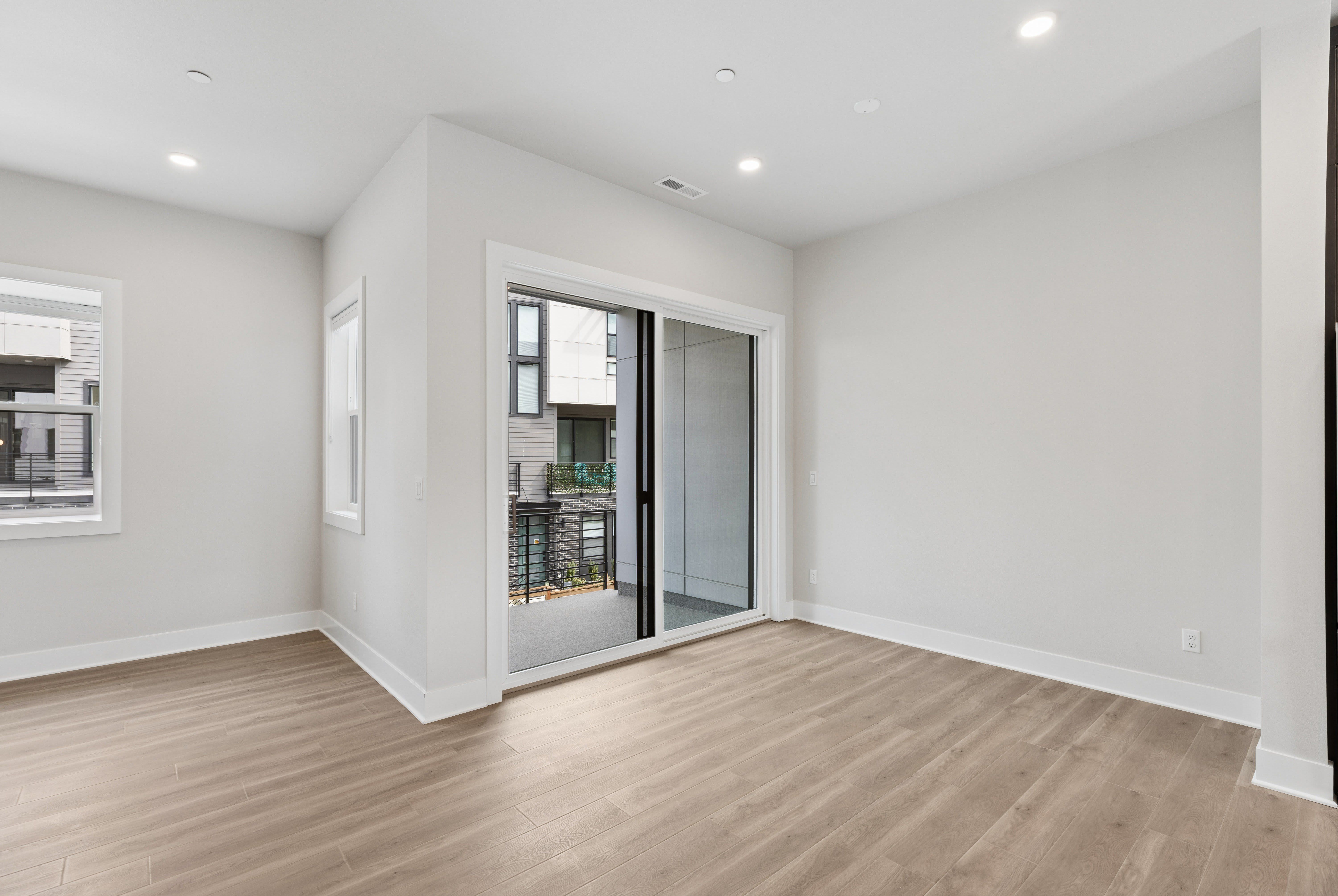 18809 99TH PL NE, UNIT B