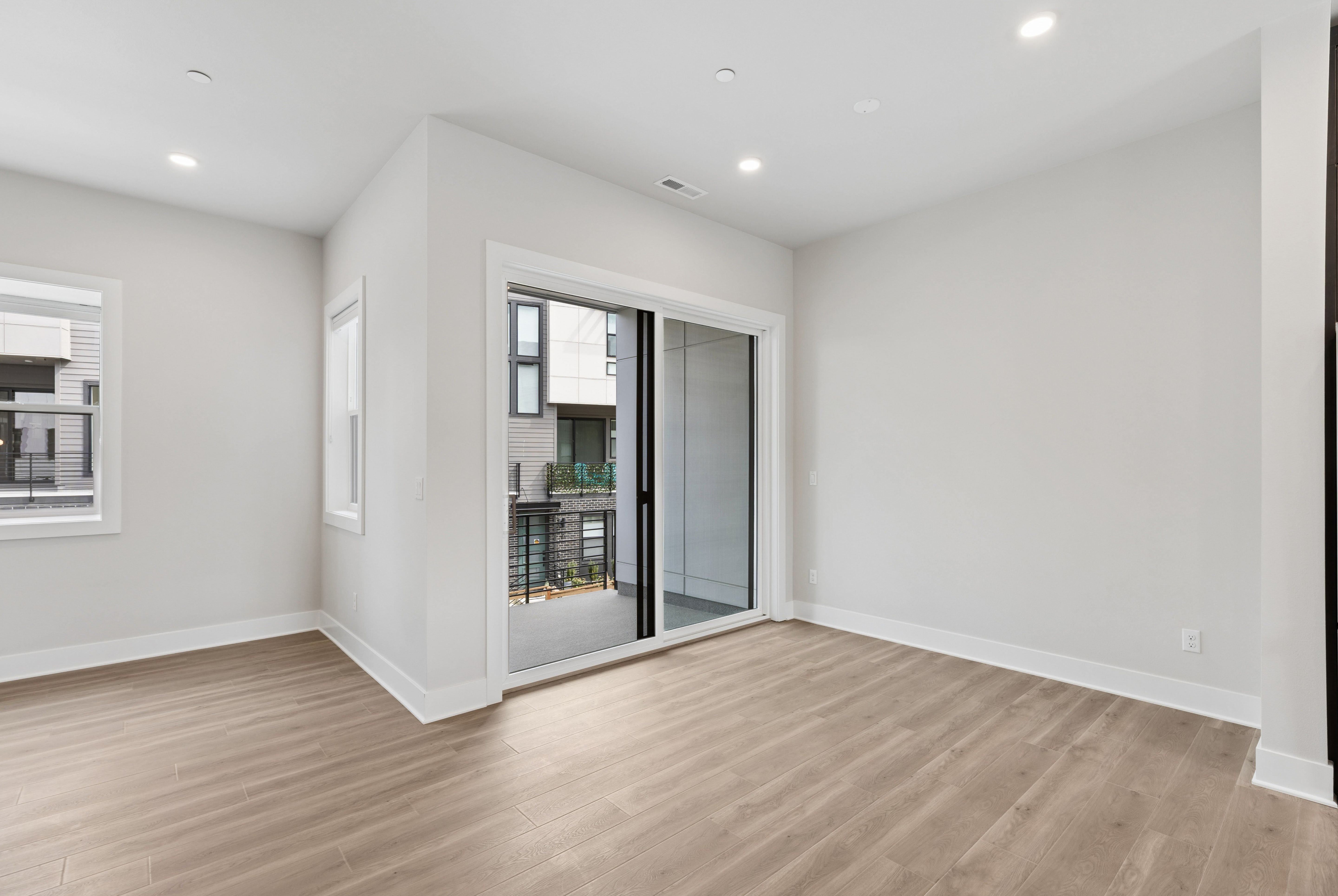 18809 99TH PL NE, UNIT B