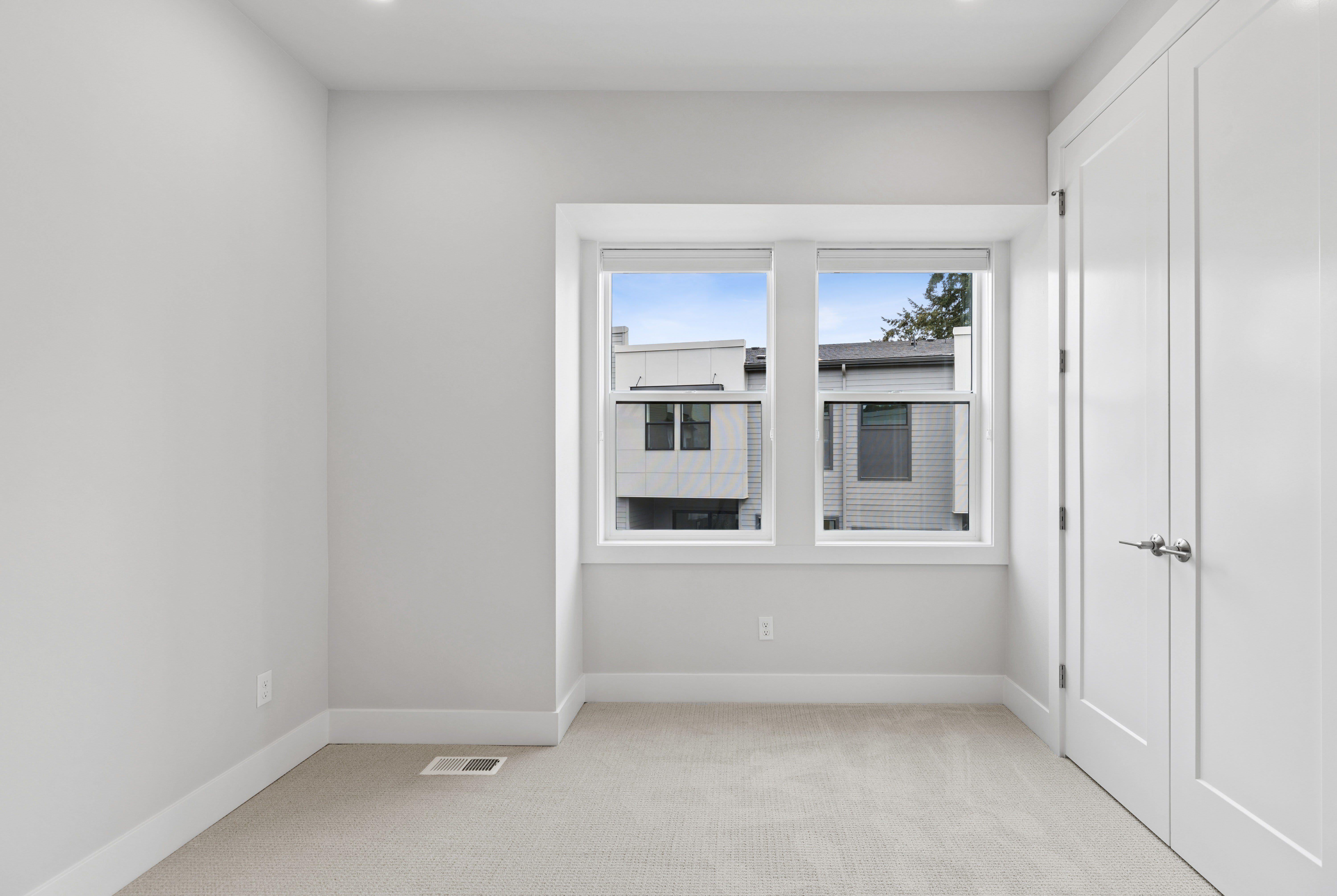 18809 99TH PL NE, UNIT B