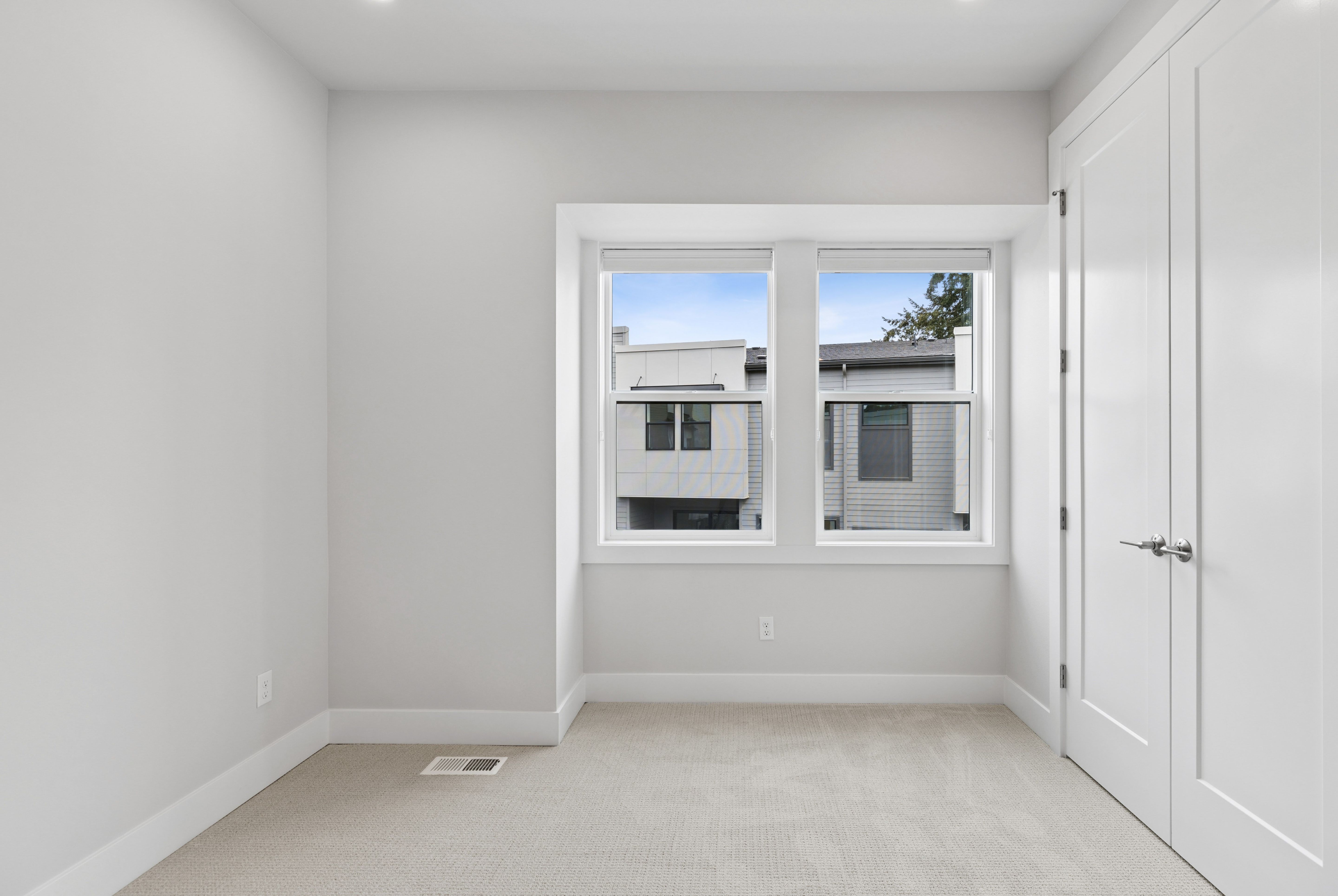 18809 99TH PL NE, UNIT B