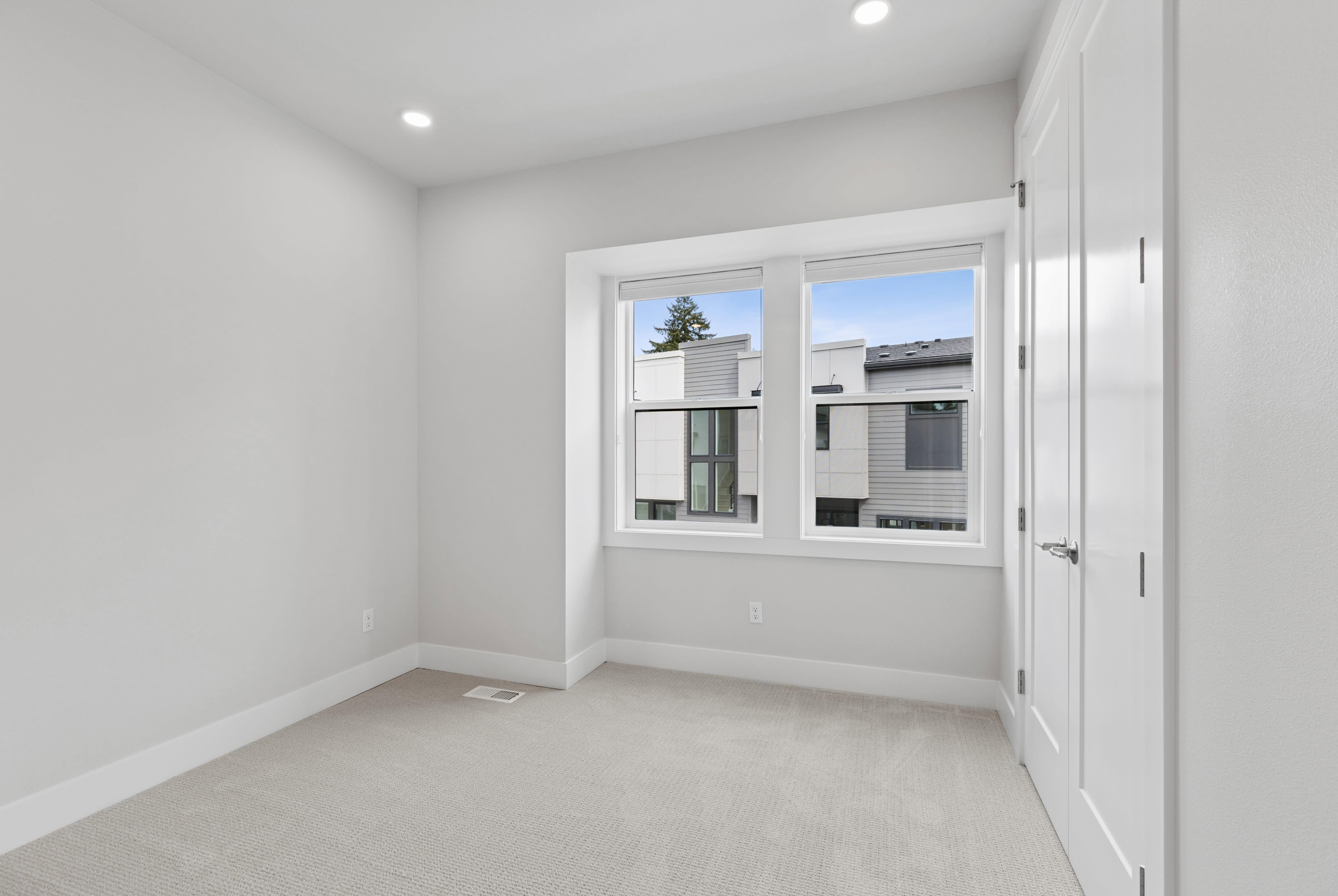 18809 99TH PL NE, UNIT B